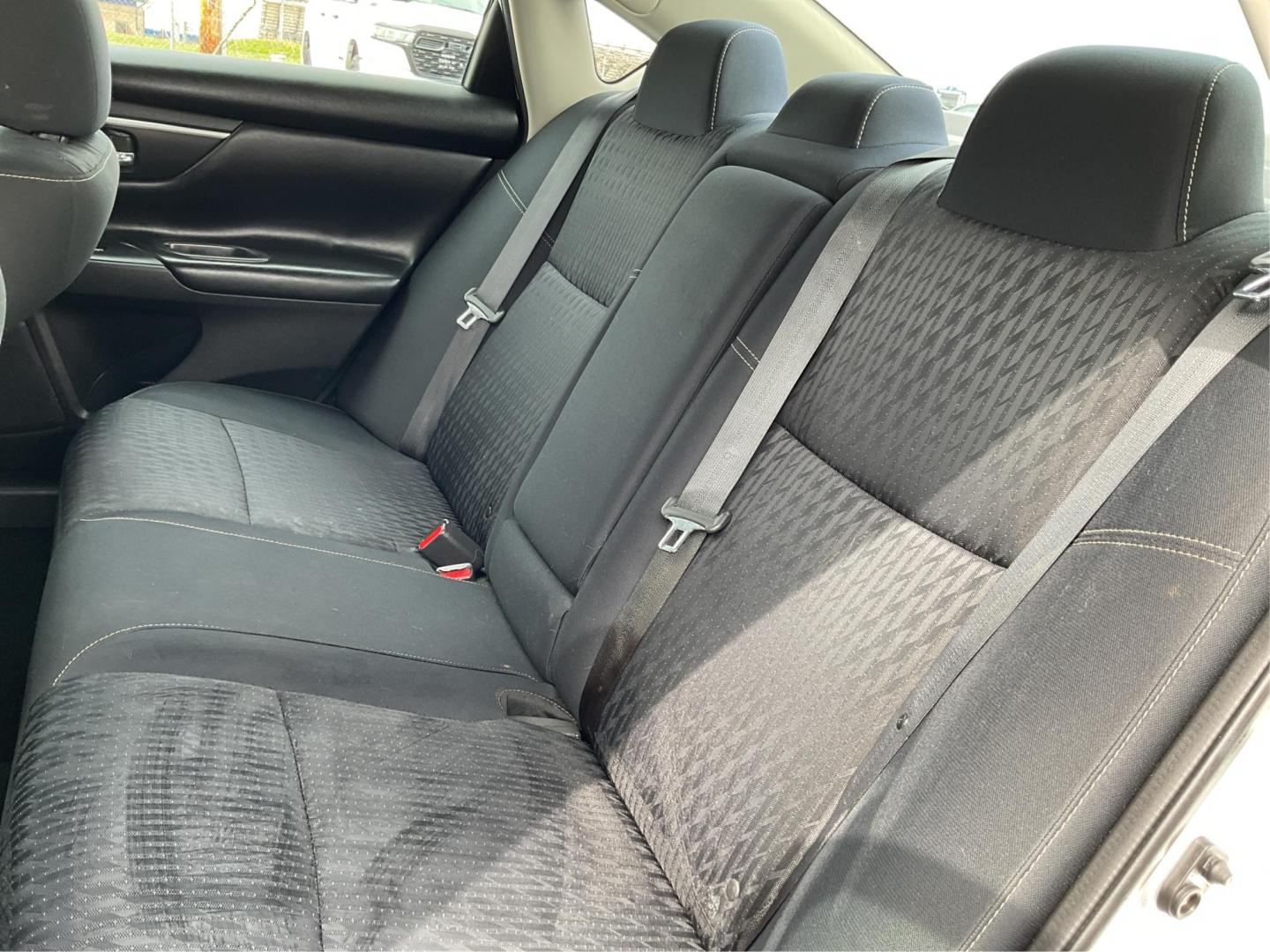 2018 Nissan Altima 2.5 SV (1N4AL3APXJC) with an 2.5L I-4 DOHC engine, located at 880 E. National Road, Vandalia, OH, 45377, (937) 908-9800, 39.891918, -84.183594 - Photo#9