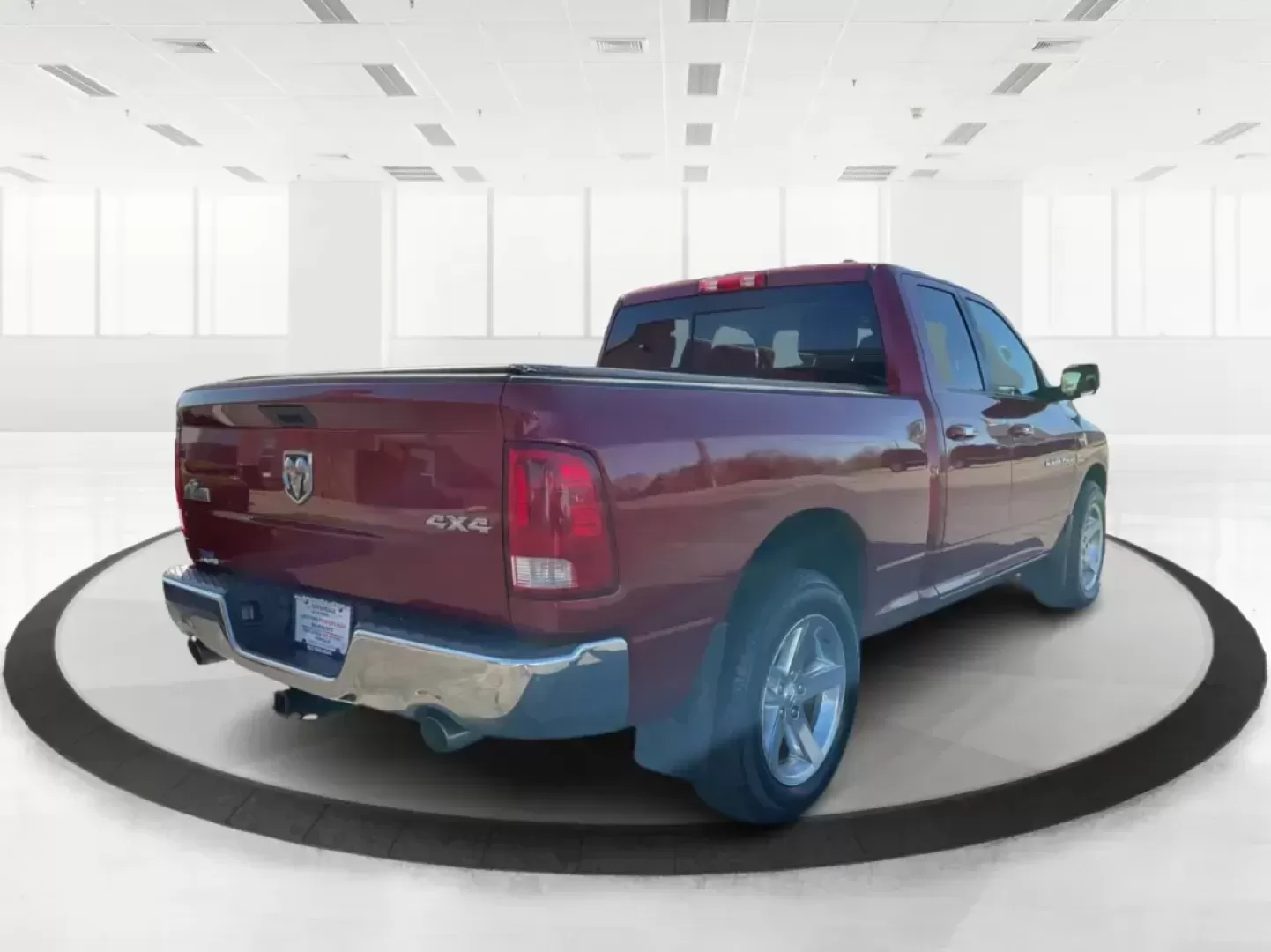 2012 Ram 1500 SLT (1C6RD7GT9CS) with an HEMI 5.7L V-8 variable valve control engine, located at 1951 S Dayton Lakeview Rd., New Carlisle, OH, 45344, (937) 908-9800, 39.890999, -84.050255 - 2012 Ram 1500 SLT - Photo#2