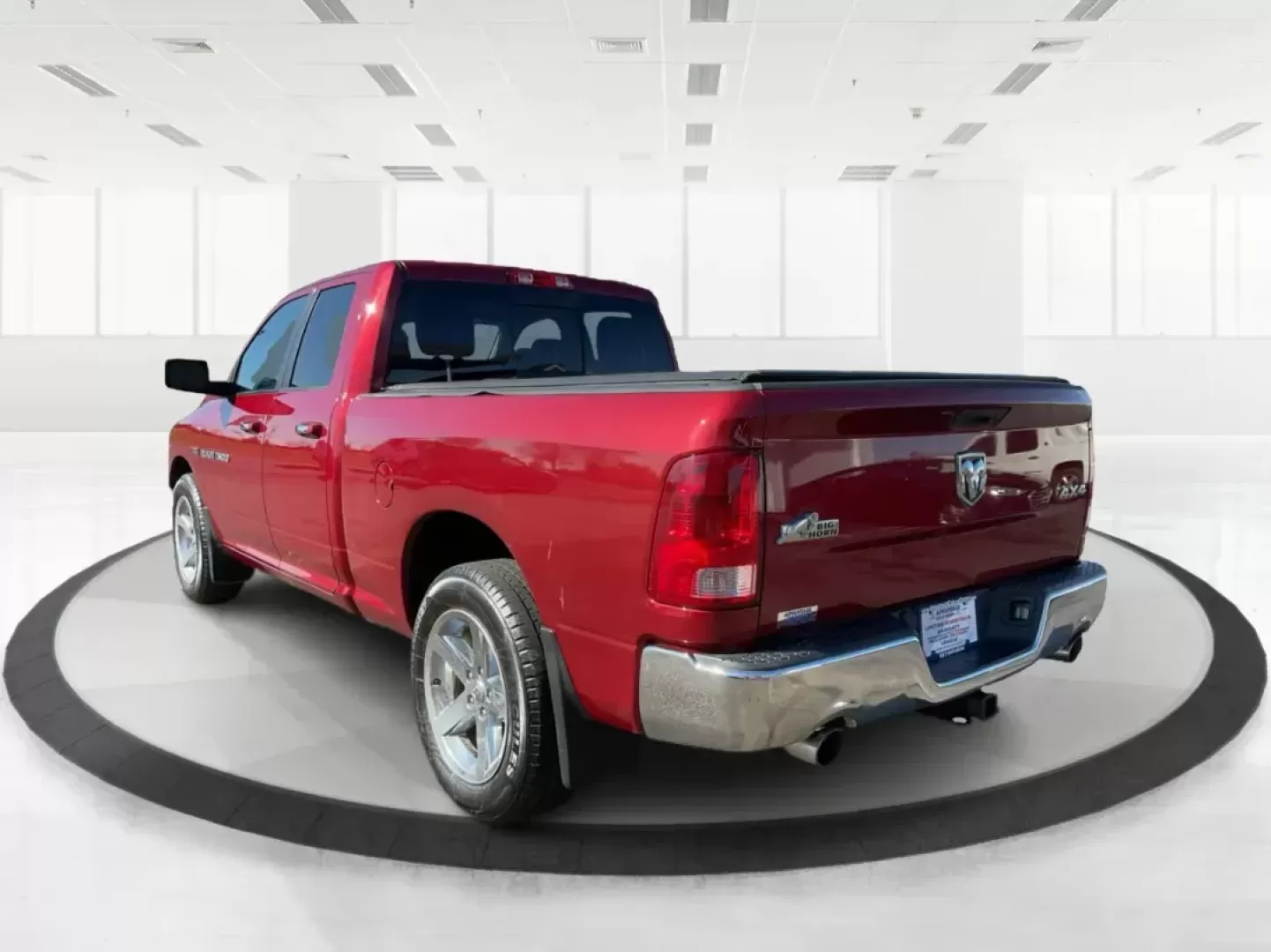 2012 Ram 1500 SLT (1C6RD7GT9CS) with an HEMI 5.7L V-8 variable valve control engine, located at 1951 S Dayton Lakeview Rd., New Carlisle, OH, 45344, (937) 908-9800, 39.890999, -84.050255 - 2012 Ram 1500 SLT - Photo#4