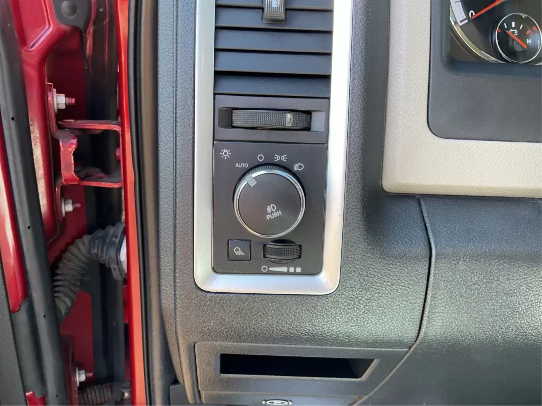 2012 Ram 1500 SLT (1C6RD7GT9CS) with an HEMI 5.7L V-8 variable valve control engine, located at 1951 S Dayton Lakeview Rd., New Carlisle, OH, 45344, (937) 908-9800, 39.890999, -84.050255 - 2012 Ram 1500 SLT - Photo#15