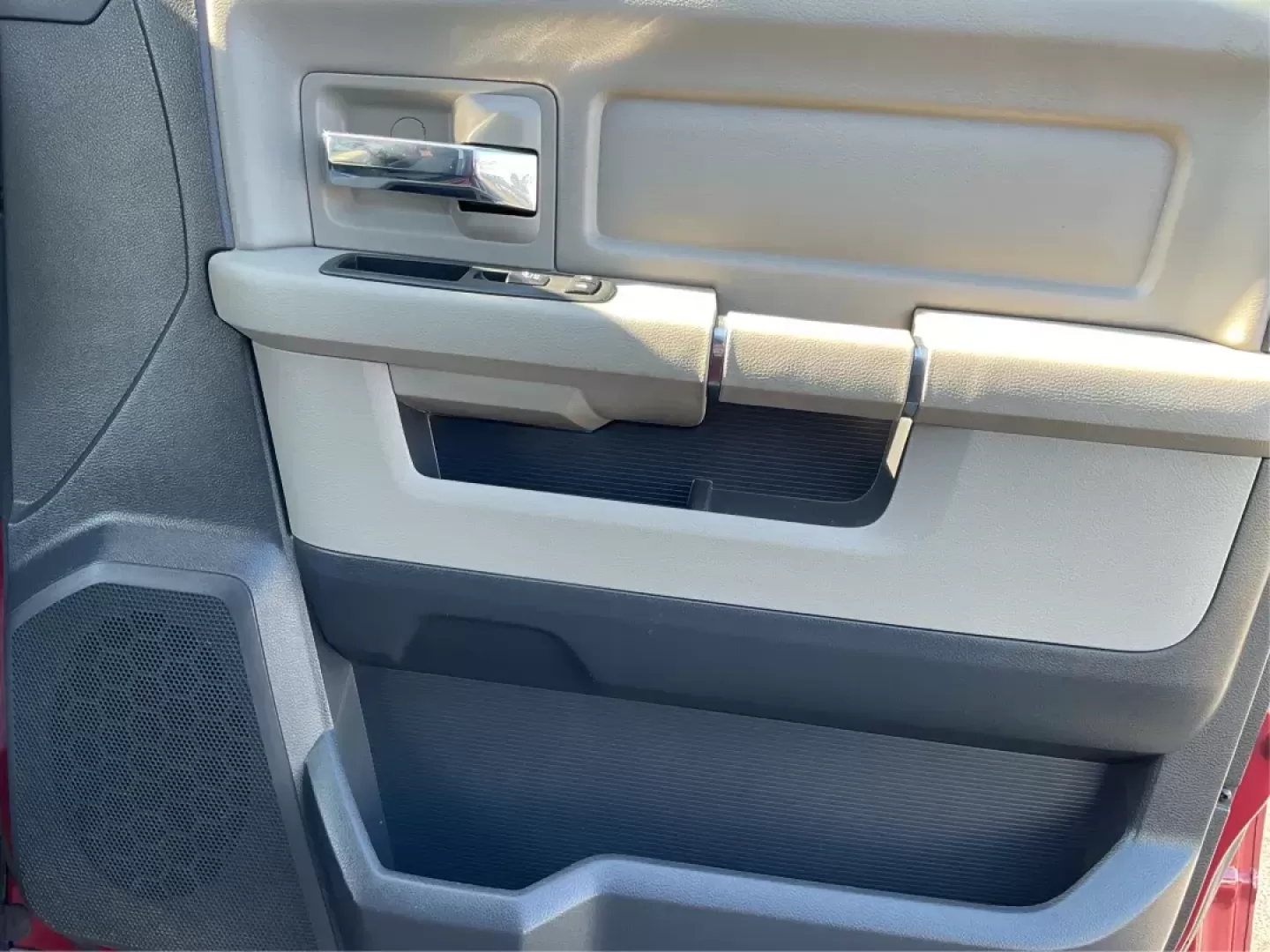 2012 Ram 1500 SLT (1C6RD7GT9CS) with an HEMI 5.7L V-8 variable valve control engine, located at 1951 S Dayton Lakeview Rd., New Carlisle, OH, 45344, (937) 908-9800, 39.890999, -84.050255 - 2012 Ram 1500 SLT - Photo#18