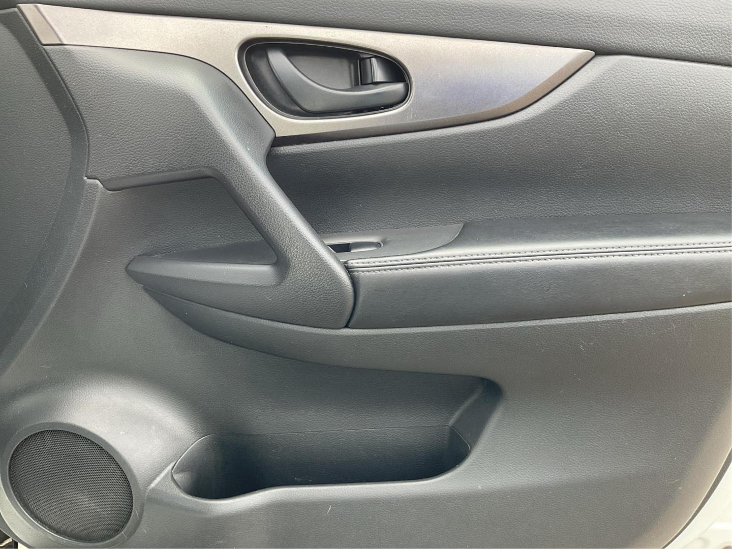 2018 Nissan Rogue Sport S (JN1BJ1CRXJW) with an 2L I-4 gasoline direct injection engine, located at 1951 S Dayton Lakeview Rd., New Carlisle, OH, 45344, (937) 908-9800, 39.890999, -84.050255 - 2018 Nissan Rogue Sport S - Photo#17