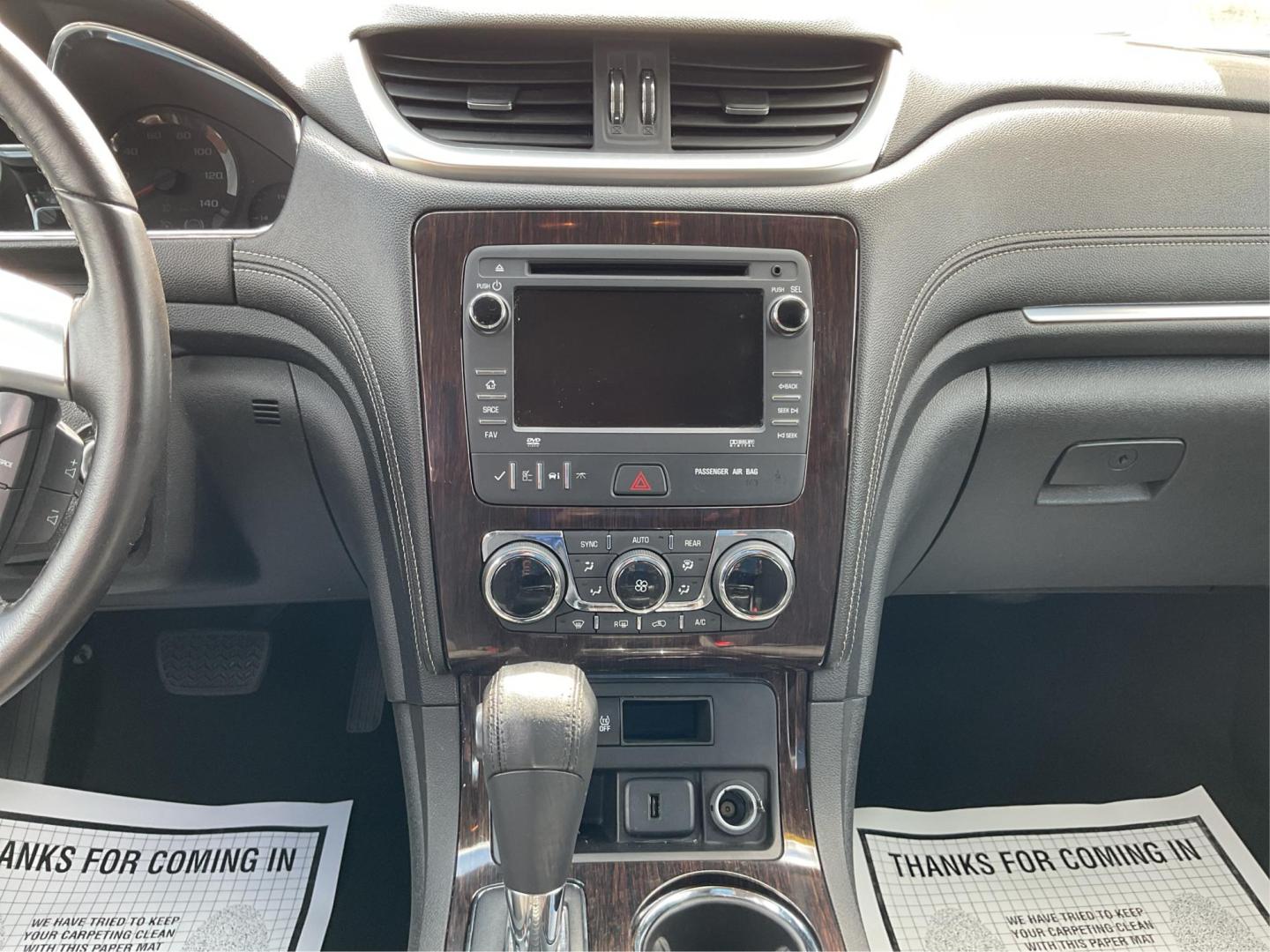 2016 Chevrolet Traverse 1LT (1GNKRGKD2GJ) with an 3.6L V-6 gasoline direct injection engine, located at 1184 Kauffman Ave, Fairborn, OH, 45324, (937) 908-9800, 39.807072, -84.030914 - Photo#12