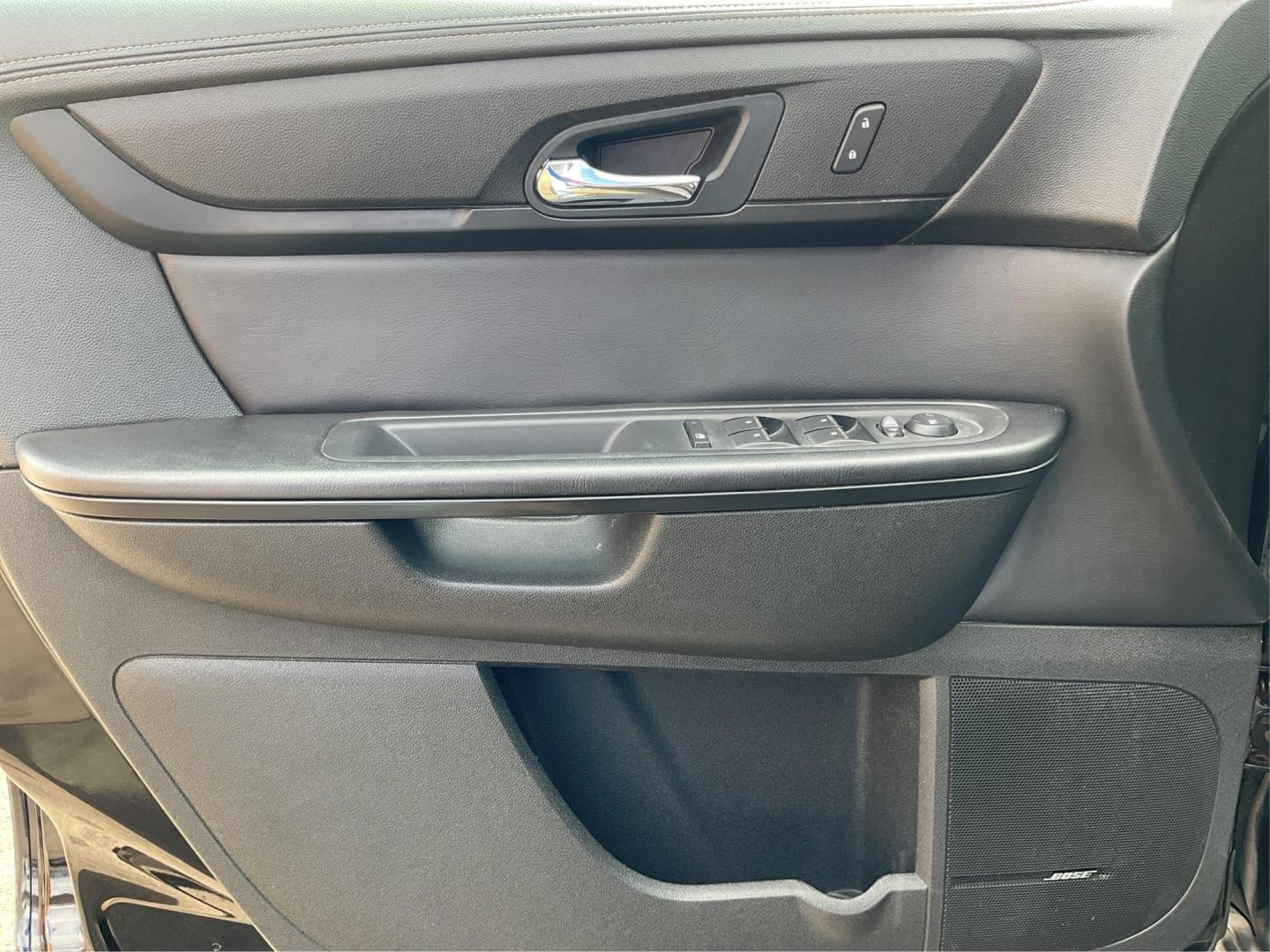 2016 Chevrolet Traverse 1LT (1GNKRGKD2GJ) with an 3.6L V-6 gasoline direct injection engine, located at 1184 Kauffman Ave, Fairborn, OH, 45324, (937) 908-9800, 39.807072, -84.030914 - Photo#18
