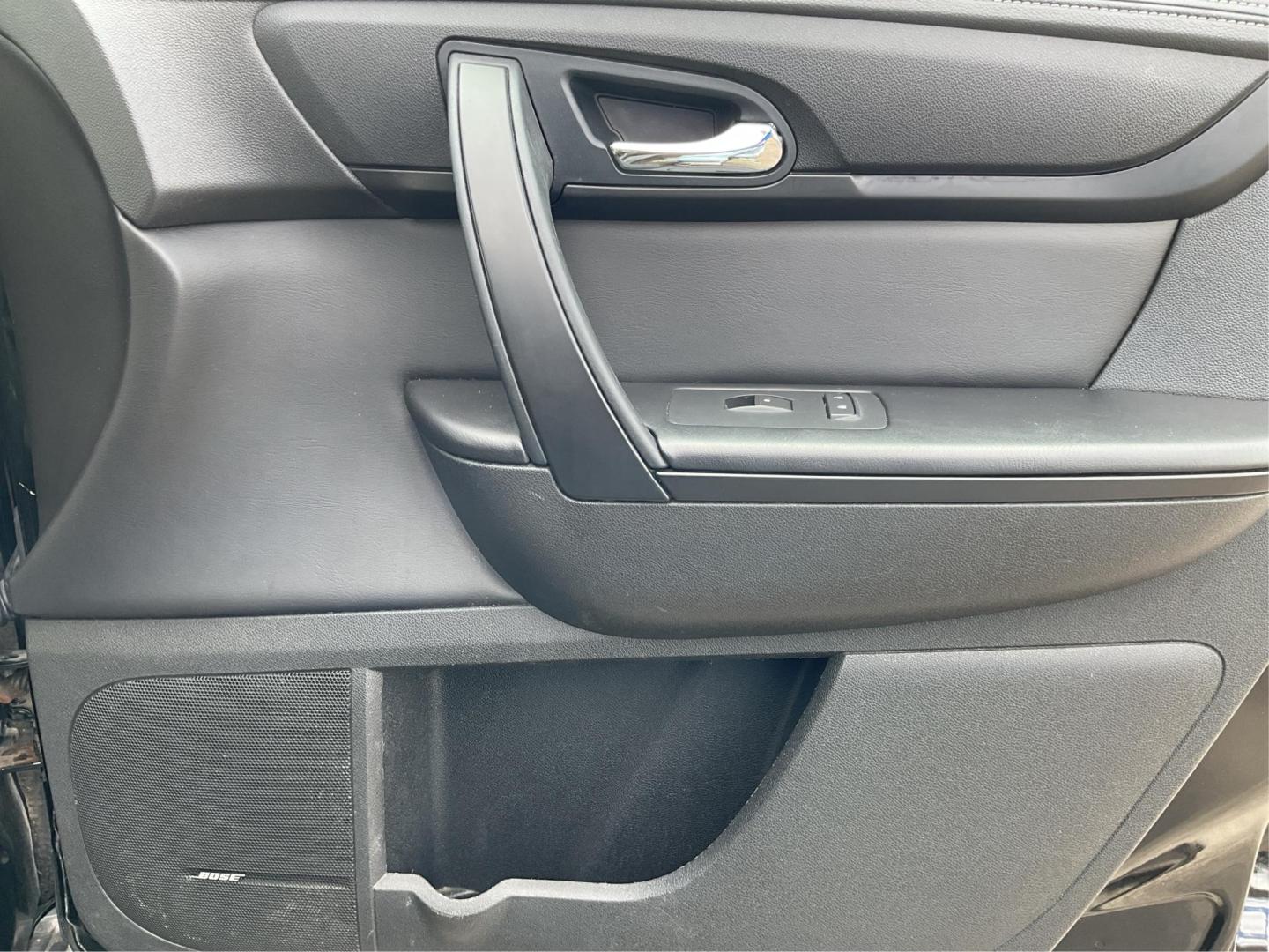 2016 Chevrolet Traverse 1LT (1GNKRGKD2GJ) with an 3.6L V-6 gasoline direct injection engine, located at 1184 Kauffman Ave, Fairborn, OH, 45324, (937) 908-9800, 39.807072, -84.030914 - Photo#19