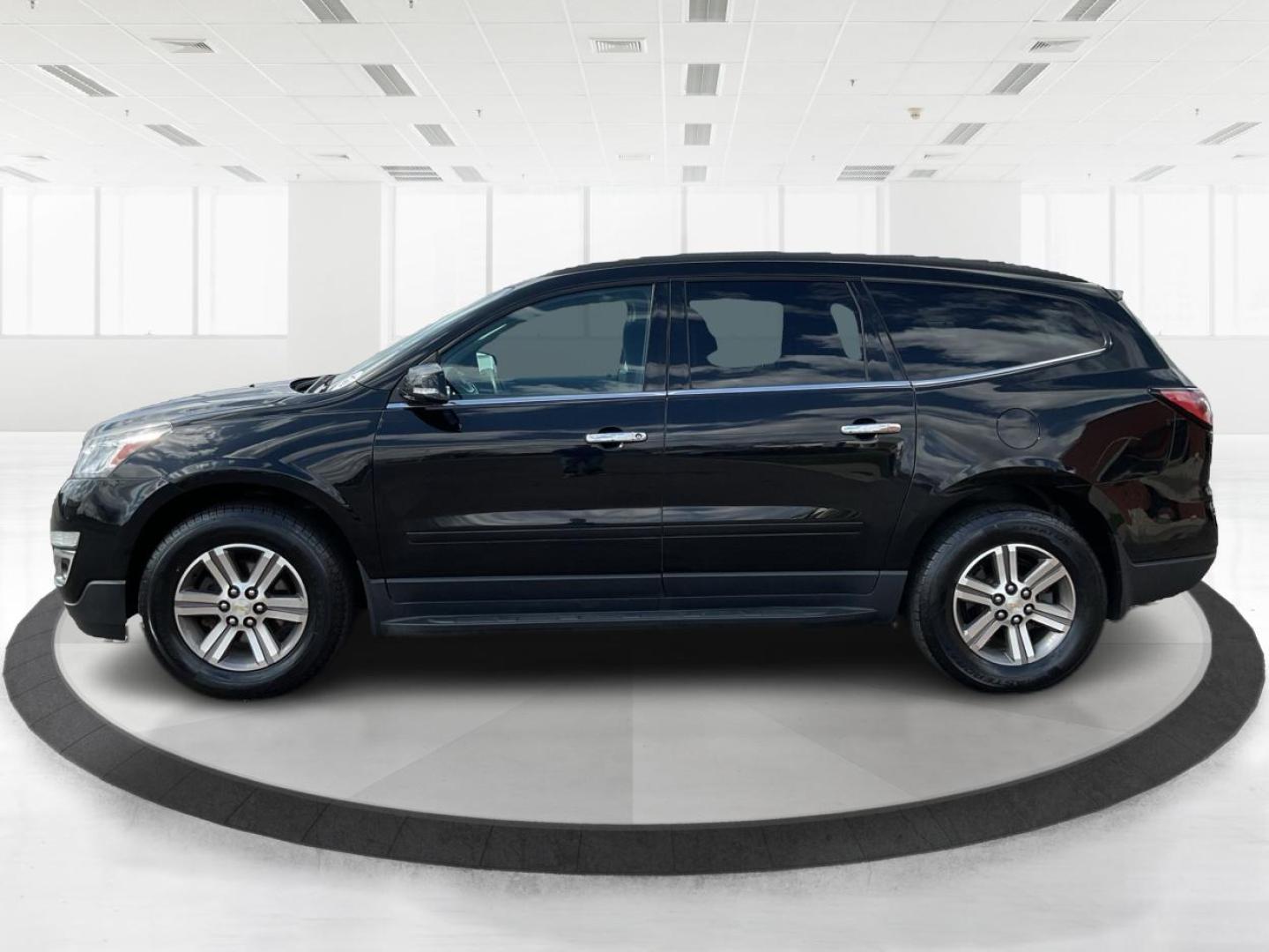 2016 Chevrolet Traverse 1LT (1GNKRGKD2GJ) with an 3.6L V-6 gasoline direct injection engine, located at 1184 Kauffman Ave, Fairborn, OH, 45324, (937) 908-9800, 39.807072, -84.030914 - Photo#5