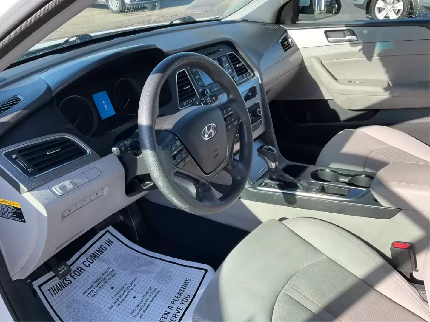 2015 Hyundai Sonata SE (5NPE24AF9FH) with an 2.4L I-4 gasoline direct injection engine, located at 1951 S Dayton Lakeview Rd., New Carlisle, OH, 45344, (937) 908-9800, 39.890999, -84.050255 - Photo#8