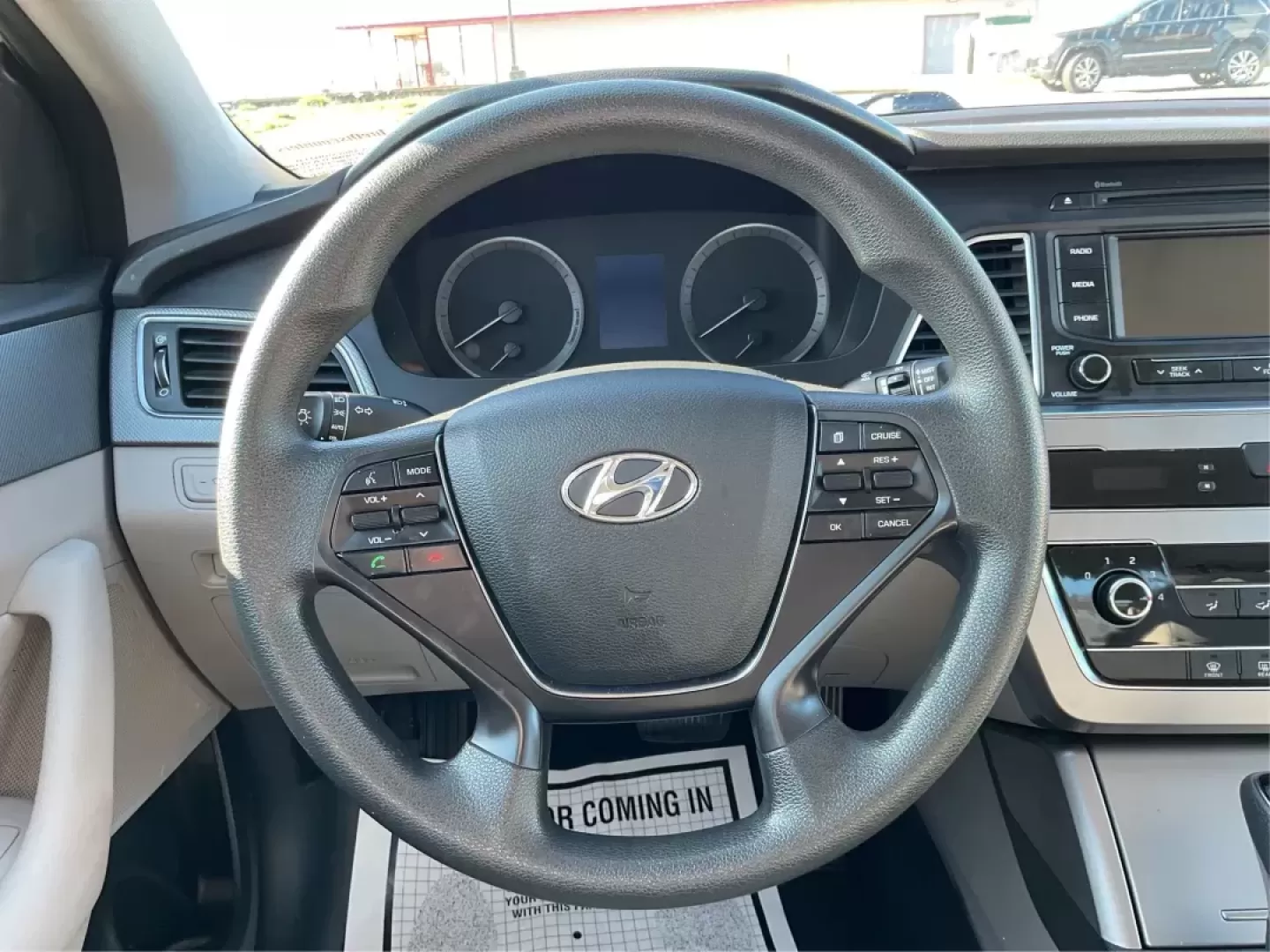 2015 Hyundai Sonata SE (5NPE24AF9FH) with an 2.4L I-4 gasoline direct injection engine, located at 1951 S Dayton Lakeview Rd., New Carlisle, OH, 45344, (937) 908-9800, 39.890999, -84.050255 - Photo#15