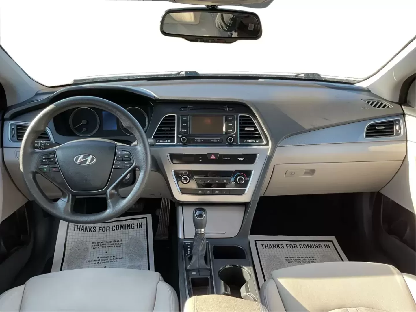 2015 Hyundai Sonata SE (5NPE24AF9FH) with an 2.4L I-4 gasoline direct injection engine, located at 1951 S Dayton Lakeview Rd., New Carlisle, OH, 45344, (937) 908-9800, 39.890999, -84.050255 - Photo#19