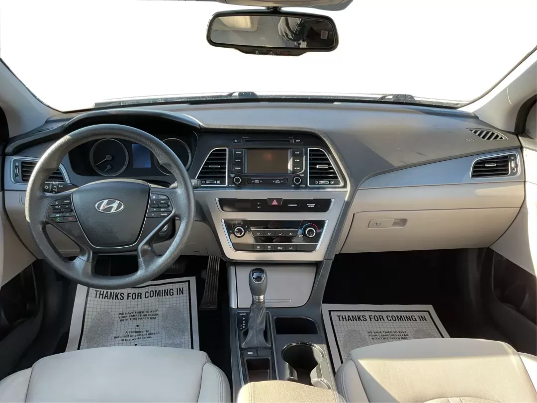 2015 Hyundai Sonata SE (5NPE24AF9FH) with an 2.4L I-4 gasoline direct injection engine, located at 1951 S Dayton Lakeview Rd., New Carlisle, OH, 45344, (937) 908-9800, 39.890999, -84.050255 - One Owner - Photo#19