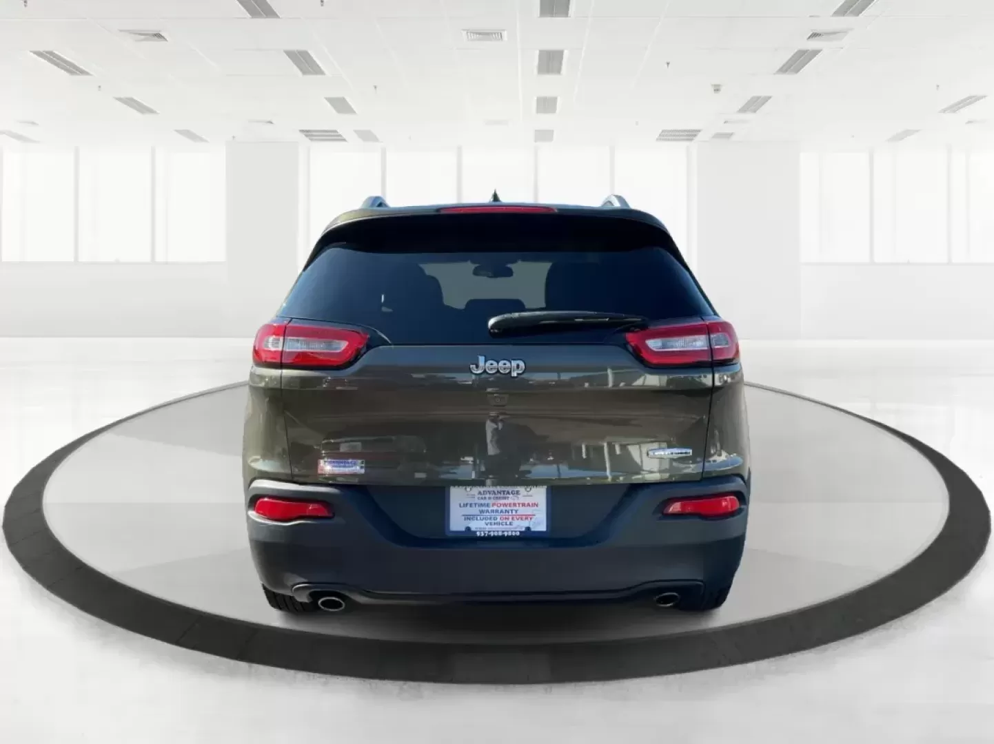 2014 Jeep Cherokee Latitude (1C4PJLCS8EW) with an MultiAir2 Tigershark 2.4L I-4 variable valve contr engine, located at 8750 N County Rd 25A, Piqua, OH, 45356, (937) 908-9800, 40.164391, -84.232513 - Photo#3