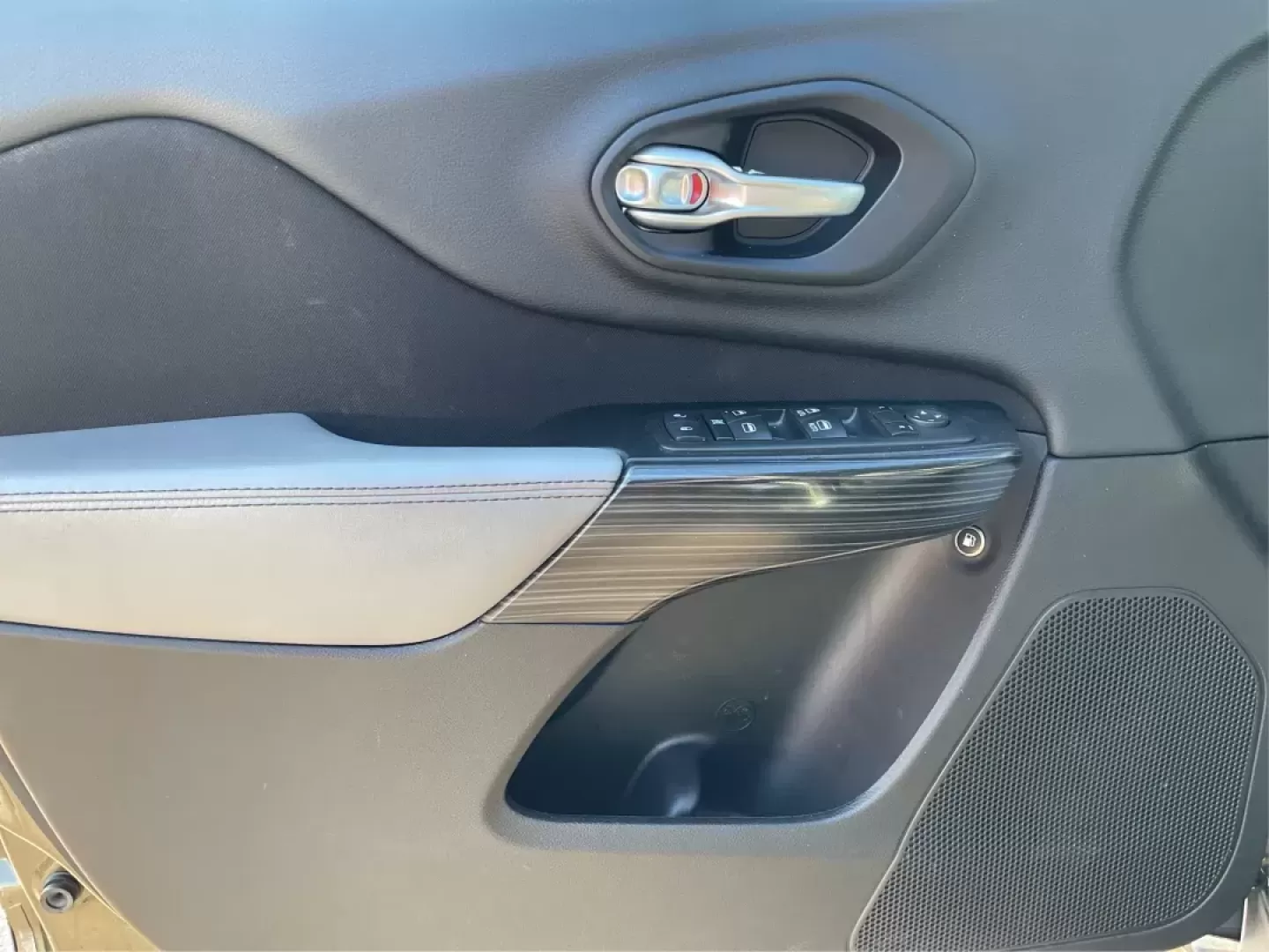 2014 Jeep Cherokee Latitude (1C4PJLCS8EW) with an MultiAir2 Tigershark 2.4L I-4 variable valve contr engine, located at 8750 N County Rd 25A, Piqua, OH, 45356, (937) 908-9800, 40.164391, -84.232513 - Photo#17