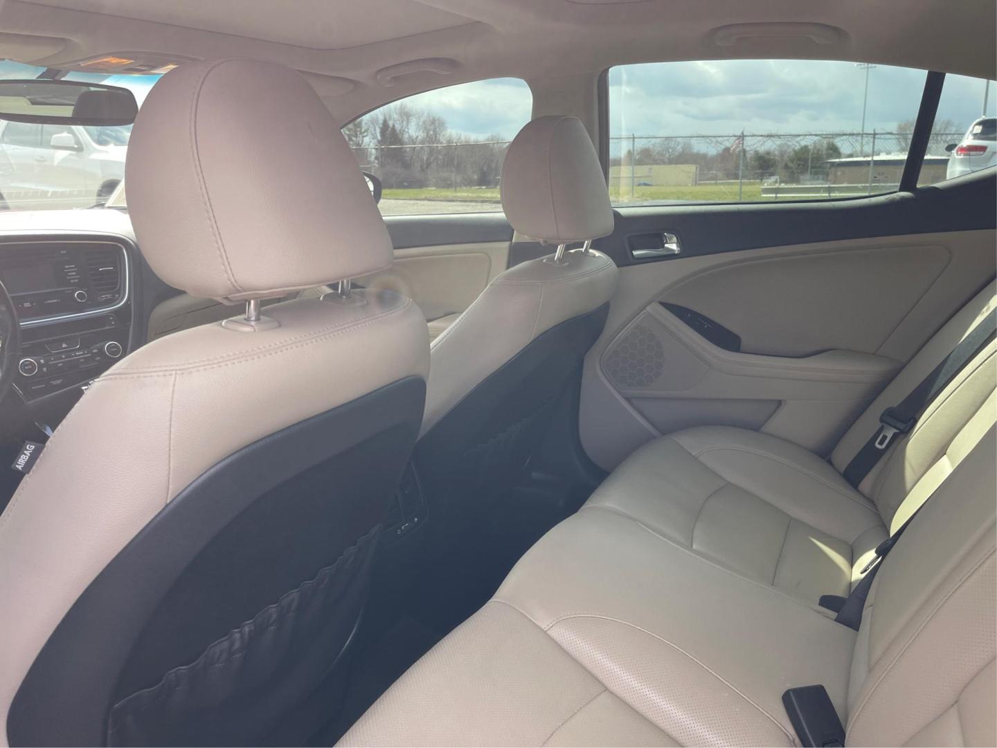 2014 Kia Optima EX (5XXGN4A70EG) with an Theta II 2.4L I-4 gasoline direct injection engine, located at 1184 Kauffman Ave, Fairborn, OH, 45324, (937) 908-9800, 39.807072, -84.030914 - Photo#9