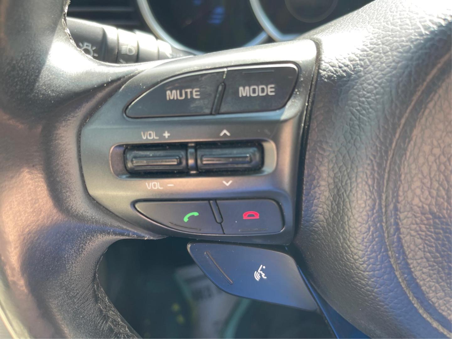 2014 Kia Optima EX (5XXGN4A70EG) with an Theta II 2.4L I-4 gasoline direct injection engine, located at 1184 Kauffman Ave, Fairborn, OH, 45324, (937) 908-9800, 39.807072, -84.030914 - Photo#15