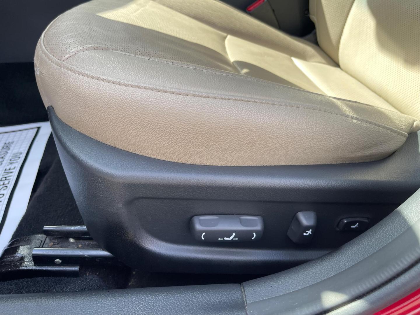 2014 Kia Optima EX (5XXGN4A70EG) with an Theta II 2.4L I-4 gasoline direct injection engine, located at 1184 Kauffman Ave, Fairborn, OH, 45324, (937) 908-9800, 39.807072, -84.030914 - Photo#17