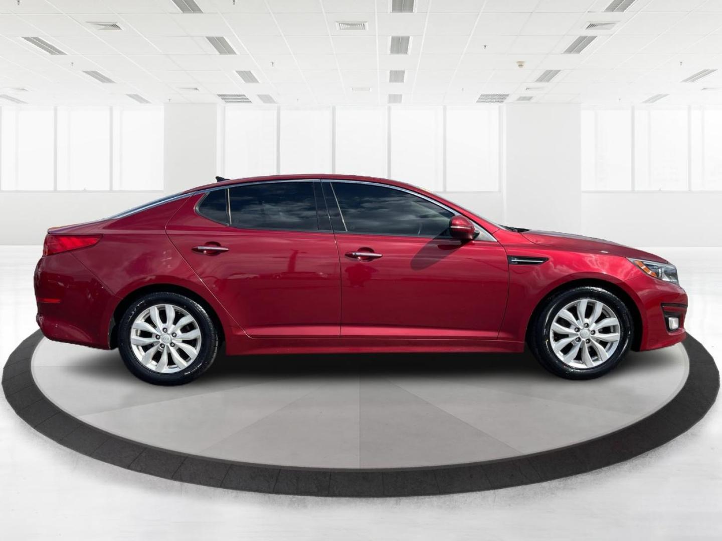 2014 Kia Optima EX (5XXGN4A70EG) with an Theta II 2.4L I-4 gasoline direct injection engine, located at 1184 Kauffman Ave, Fairborn, OH, 45324, (937) 908-9800, 39.807072, -84.030914 - Photo#1