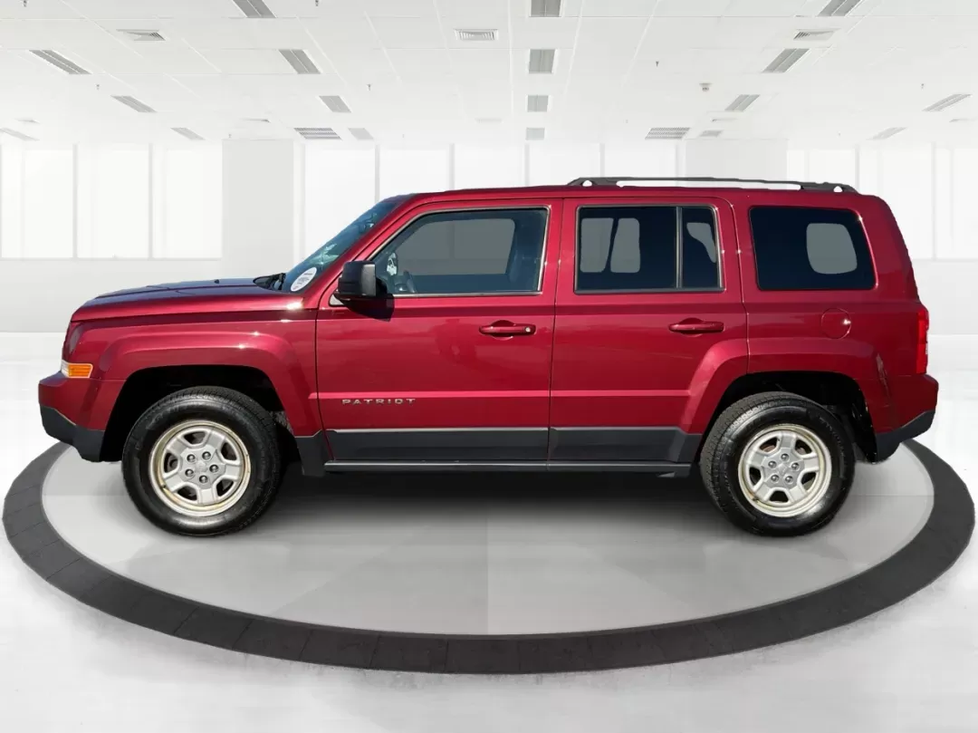 2016 Jeep Patriot Sport (1C4NJRBB0GD) with an 2.4L I-4 DOHC engine, located at 8750 N County Rd 25A, Piqua, OH, 45356, (937) 908-9800, 40.164391, -84.232513 - Photo#3