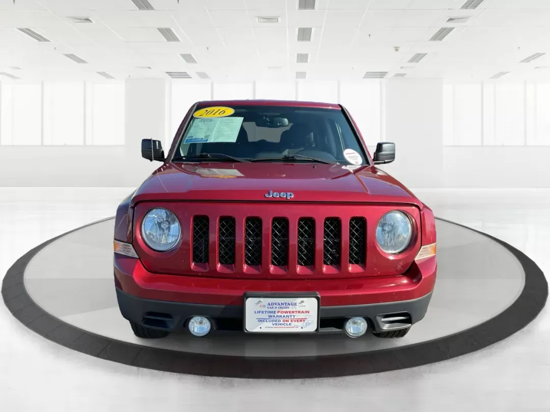 2016 Jeep Patriot Sport (1C4NJRBB0GD) with an 2.4L I-4 DOHC engine, located at 8750 N County Rd 25A, Piqua, OH, 45356, (937) 908-9800, 40.164391, -84.232513 - Photo#4