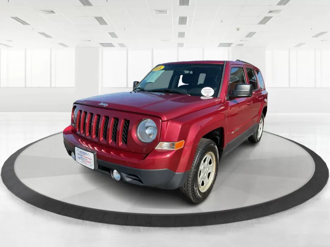 2016 Jeep Patriot Sport (1C4NJRBB0GD) with an 2.4L I-4 DOHC engine, located at 8750 N County Rd 25A, Piqua, OH, 45356, (937) 908-9800, 40.164391, -84.232513 - Photo#5