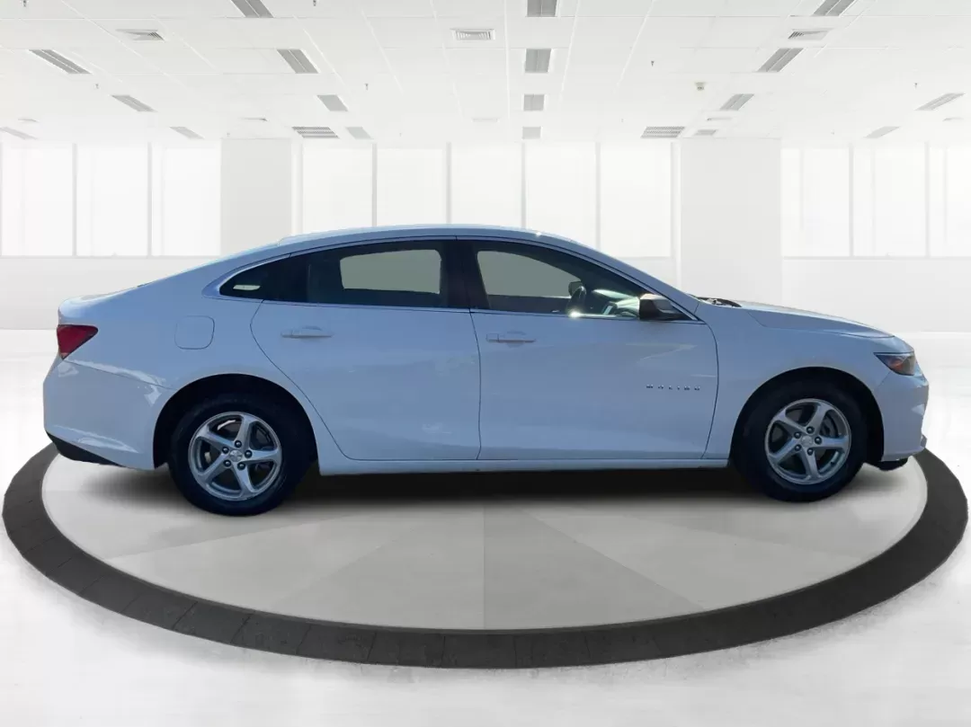 photo of 2016 Chevrolet Malibu LS