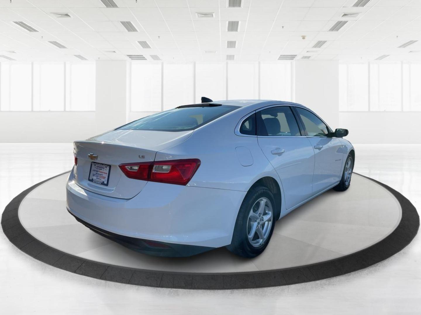 2016 Chevrolet Malibu LS (1G1ZB5ST7GF) with an ECOTEC 1.5L I-4 gasoline direct injection engine, located at 8750 N County Rd 25A, Piqua, OH, 45356, (937) 908-9800, 40.164391, -84.232513 - Photo#2