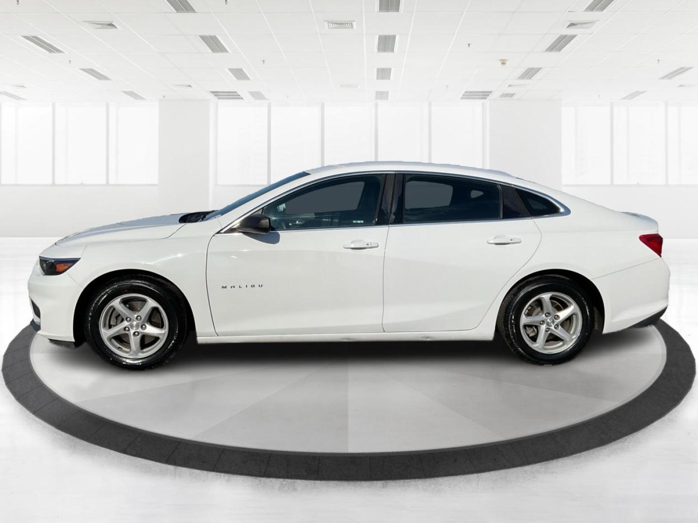 2016 Chevrolet Malibu LS (1G1ZB5ST7GF) with an ECOTEC 1.5L I-4 gasoline direct injection engine, located at 8750 N County Rd 25A, Piqua, OH, 45356, (937) 908-9800, 40.164391, -84.232513 - Photo#5