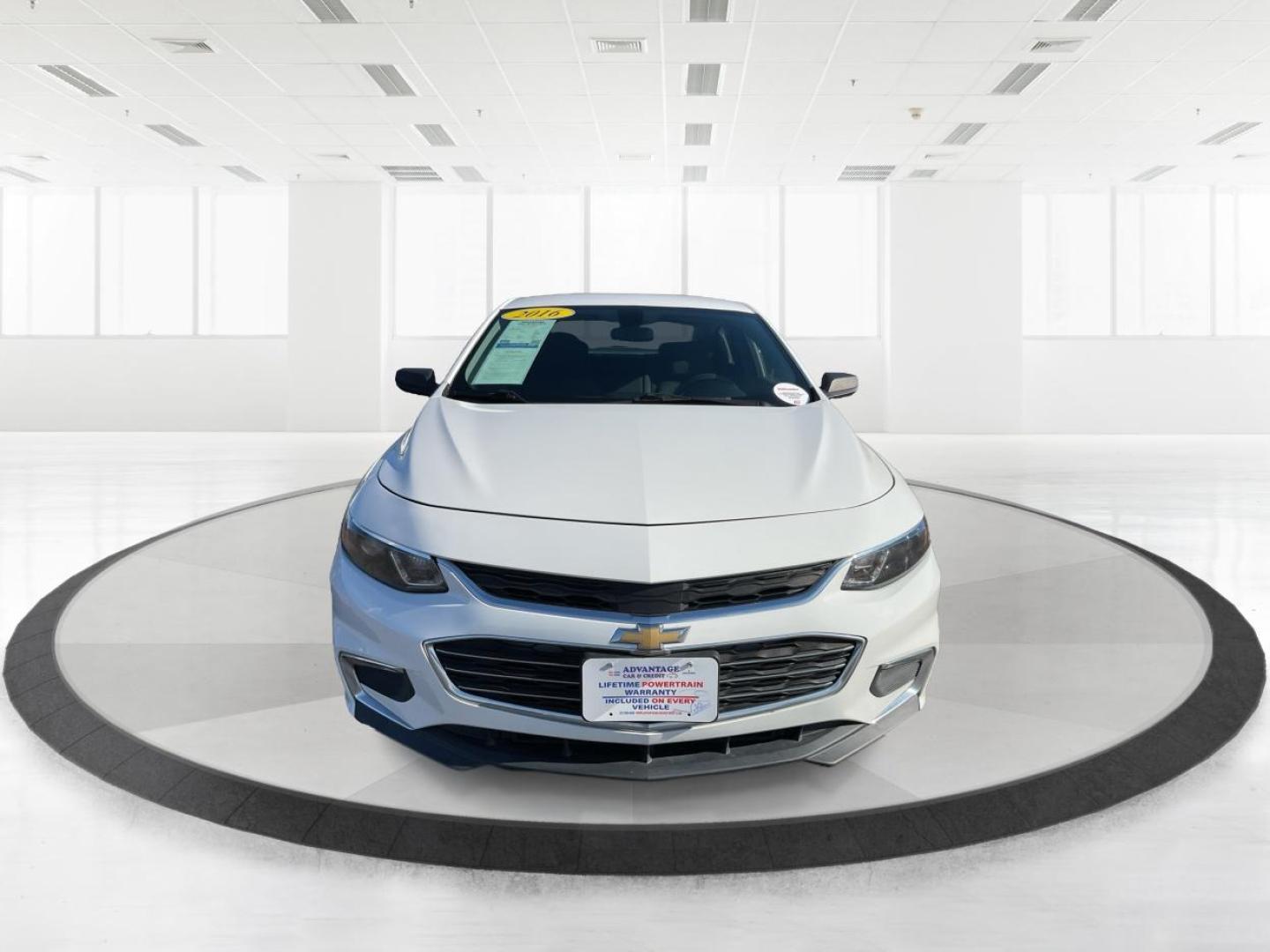2016 Chevrolet Malibu LS (1G1ZB5ST7GF) with an ECOTEC 1.5L I-4 gasoline direct injection engine, located at 8750 N County Rd 25A, Piqua, OH, 45356, (937) 908-9800, 40.164391, -84.232513 - Photo#6
