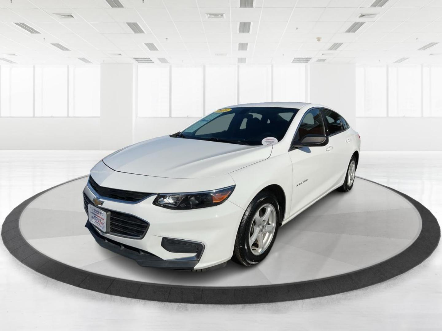 2016 Chevrolet Malibu LS (1G1ZB5ST7GF) with an ECOTEC 1.5L I-4 gasoline direct injection engine, located at 8750 N County Rd 25A, Piqua, OH, 45356, (937) 908-9800, 40.164391, -84.232513 - Photo#7