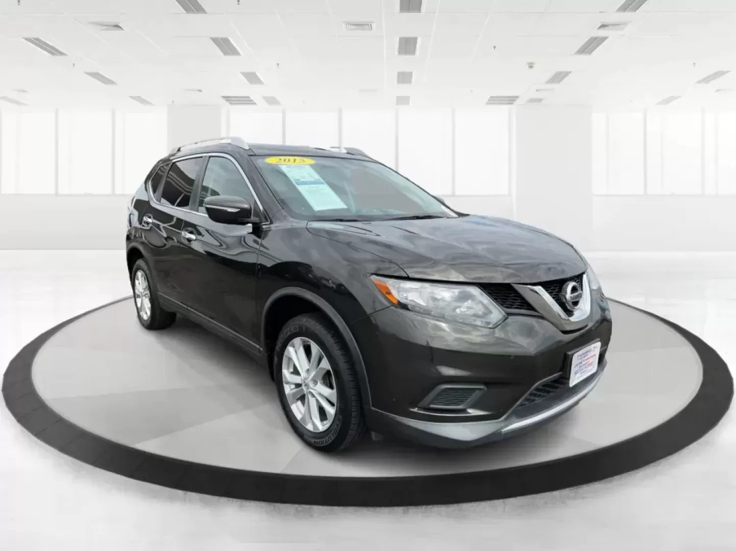 2015 Nissan Rogue SV (KNMAT2MV6FP) with an 2.5L I-4 DOHC engine, located at 1230 East Main St, Xenia, OH, 45385, (937) 908-9800, 39.688026, -83.910172 - 2015 Nissan Rogue SV - Photo#0