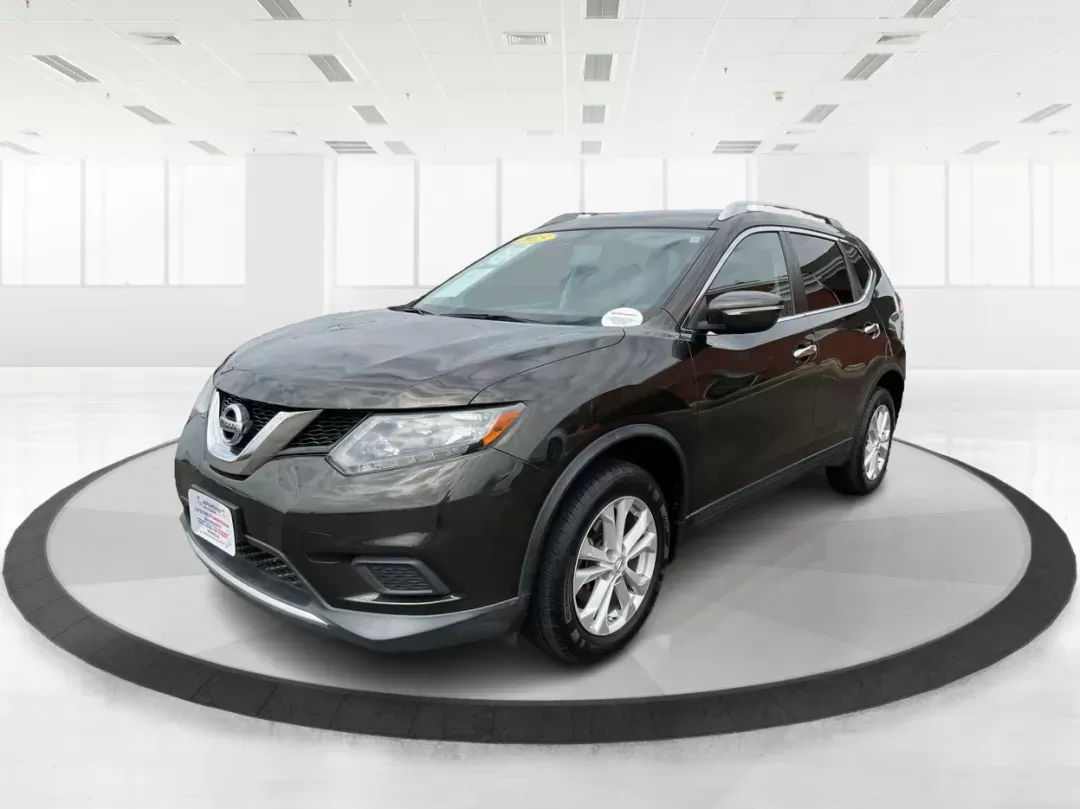 2015 Nissan Rogue SV (KNMAT2MV6FP) with an 2.5L I-4 DOHC engine, located at 1230 East Main St, Xenia, OH, 45385, (937) 908-9800, 39.688026, -83.910172 - 2015 Nissan Rogue SV - Photo#6