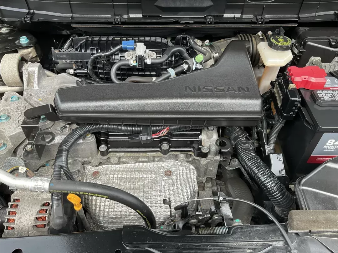 2015 Nissan Rogue SV (KNMAT2MV6FP) with an 2.5L I-4 DOHC engine, located at 1230 East Main St, Xenia, OH, 45385, (937) 908-9800, 39.688026, -83.910172 - 2015 Nissan Rogue SV - Photo#9