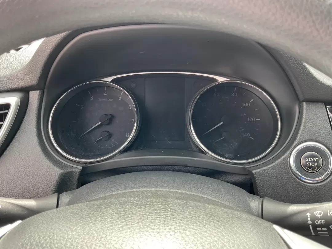 2015 Nissan Rogue SV (KNMAT2MV6FP) with an 2.5L I-4 DOHC engine, located at 1230 East Main St, Xenia, OH, 45385, (937) 908-9800, 39.688026, -83.910172 - 2015 Nissan Rogue SV - Photo#13