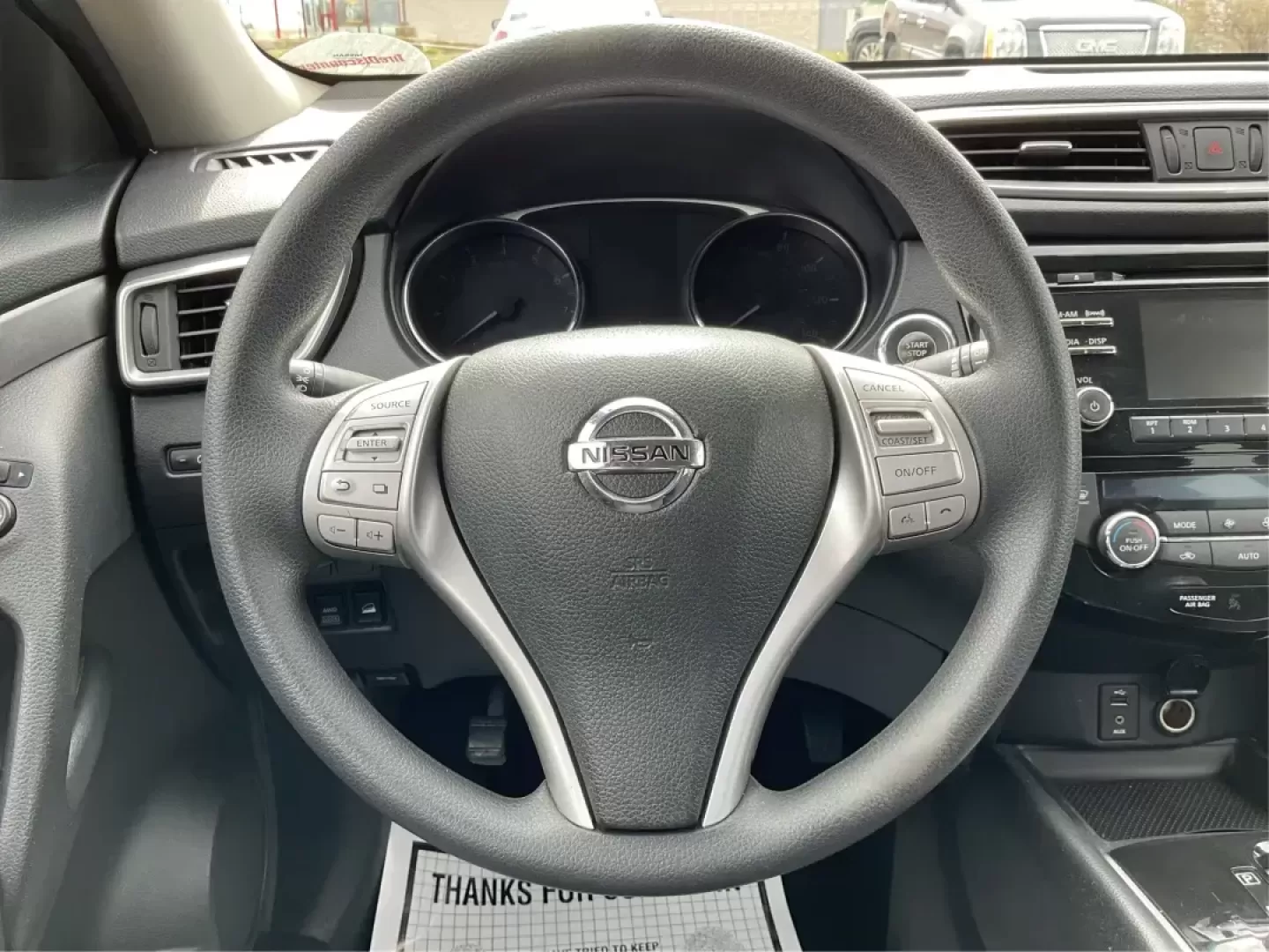 2015 Nissan Rogue SV (KNMAT2MV6FP) with an 2.5L I-4 DOHC engine, located at 1230 East Main St, Xenia, OH, 45385, (937) 908-9800, 39.688026, -83.910172 - 2015 Nissan Rogue SV - Photo#13