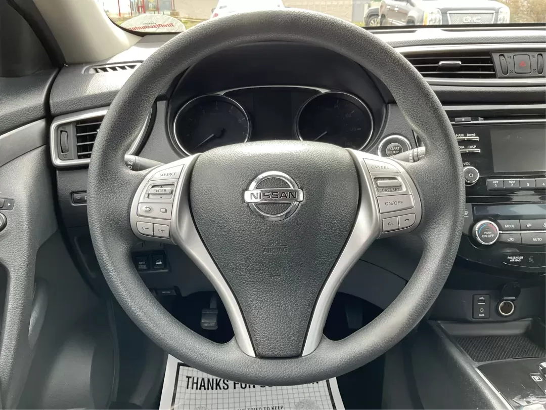 2015 Nissan Rogue SV (KNMAT2MV6FP) with an 2.5L I-4 DOHC engine, located at 1230 East Main St, Xenia, OH, 45385, (937) 908-9800, 39.688026, -83.910172 - 2015 Nissan Rogue SV - Photo#14