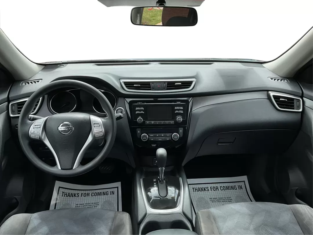 2015 Nissan Rogue SV (KNMAT2MV6FP) with an 2.5L I-4 DOHC engine, located at 1230 East Main St, Xenia, OH, 45385, (937) 908-9800, 39.688026, -83.910172 - 2015 Nissan Rogue SV - Photo#18