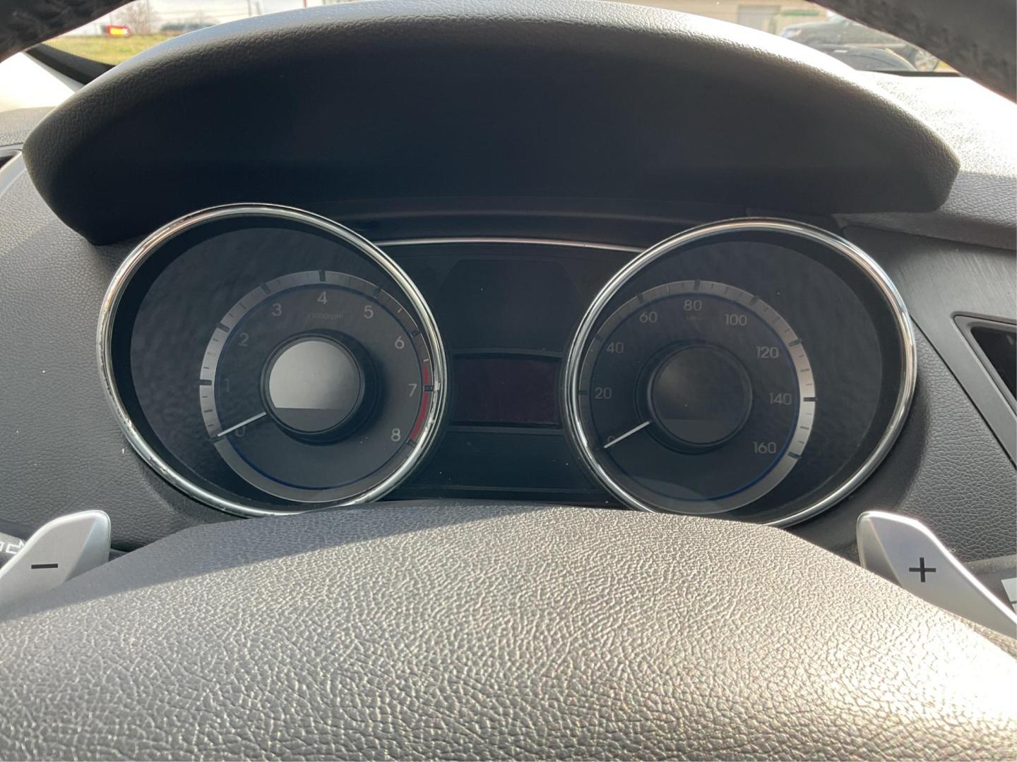 2011 Hyundai Sonata SE (5NPEC4AC5BH) with an 2.4L I-4 gasoline direct injection engine, located at 401 Woodman Dr, Riverside, OH, 45431, (937) 908-9800, 39.760899, -84.123421 - Photo#14
