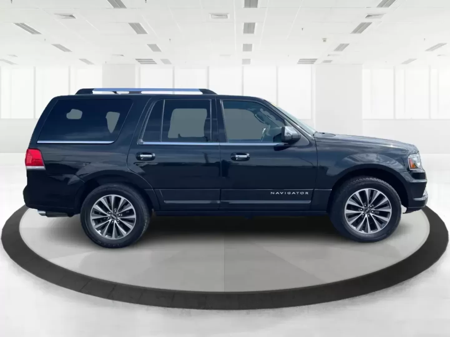 2015 Lincoln Navigator Base (5LMJJ2JT1FE) with an Other engine, located at 1184 Kauffman Ave, Fairborn, OH, 45324, (937) 908-9800, 39.807072, -84.030914 - Photo#0