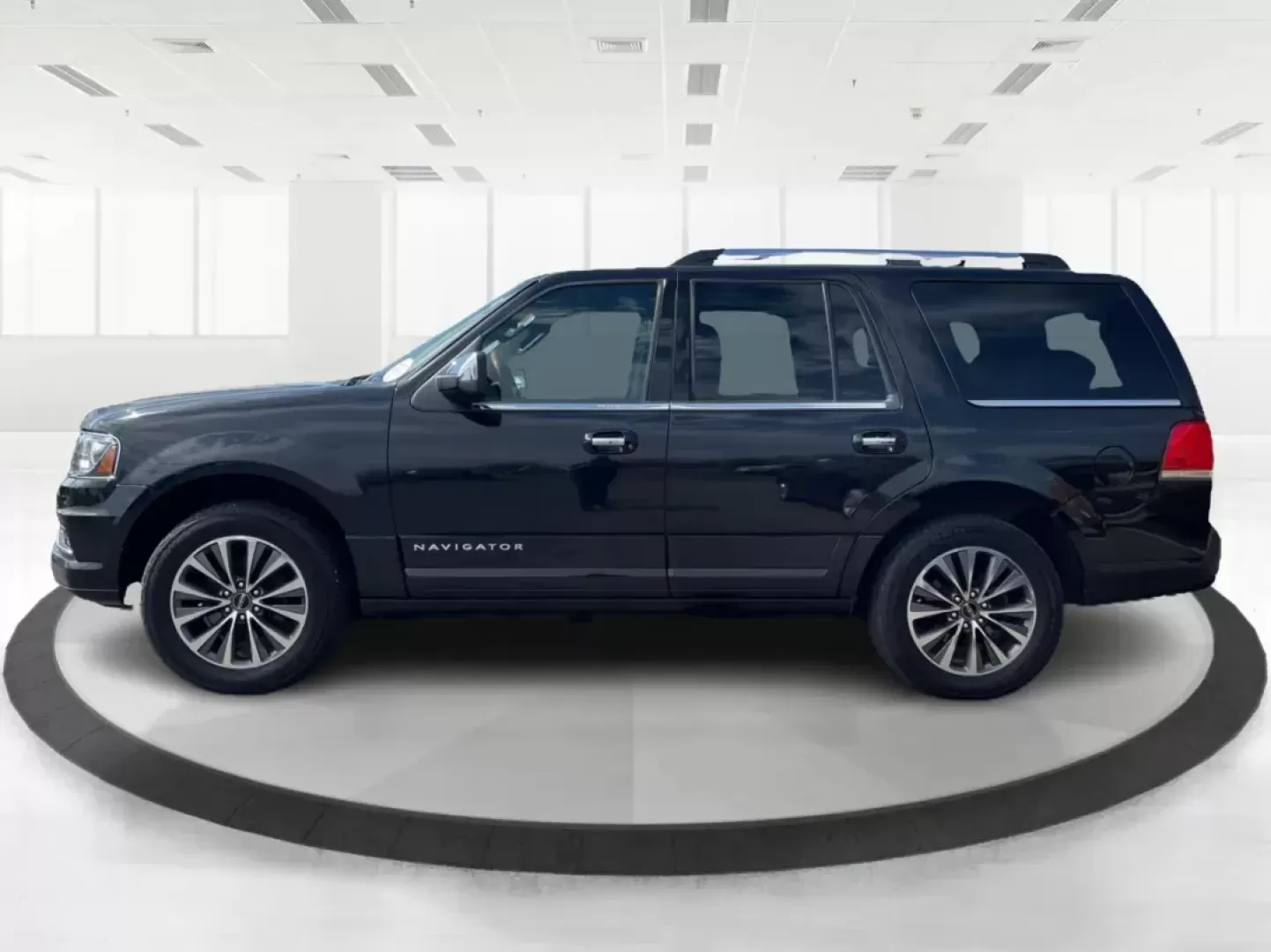 2015 Lincoln Navigator Base (5LMJJ2JT1FE) with an Other engine, located at 1184 Kauffman Ave, Fairborn, OH, 45324, (937) 908-9800, 39.807072, -84.030914 - Photo#5