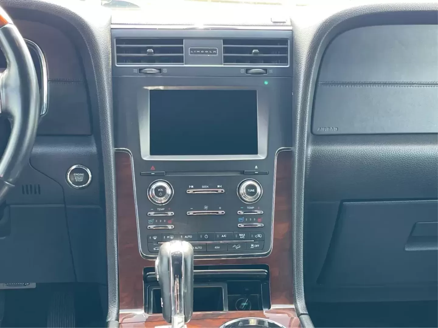 2015 Lincoln Navigator Base (5LMJJ2JT1FE) with an Other engine, located at 1184 Kauffman Ave, Fairborn, OH, 45324, (937) 908-9800, 39.807072, -84.030914 - Photo#12