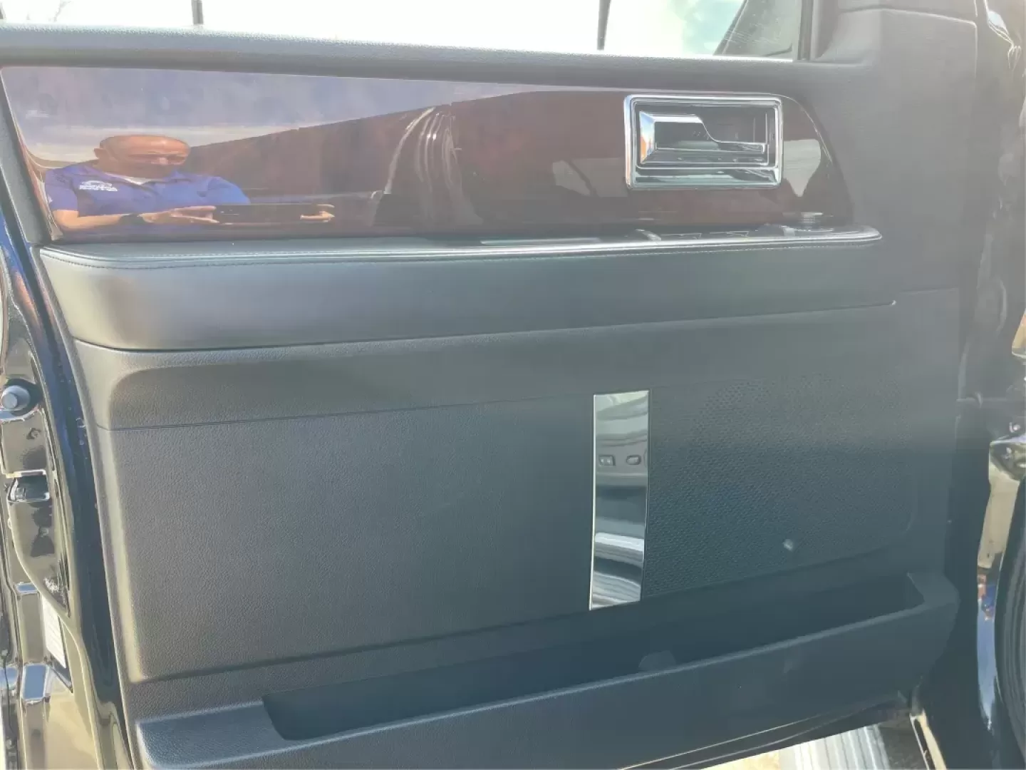 2015 Lincoln Navigator Base (5LMJJ2JT1FE) with an Other engine, located at 1184 Kauffman Ave, Fairborn, OH, 45324, (937) 908-9800, 39.807072, -84.030914 - Photo#18