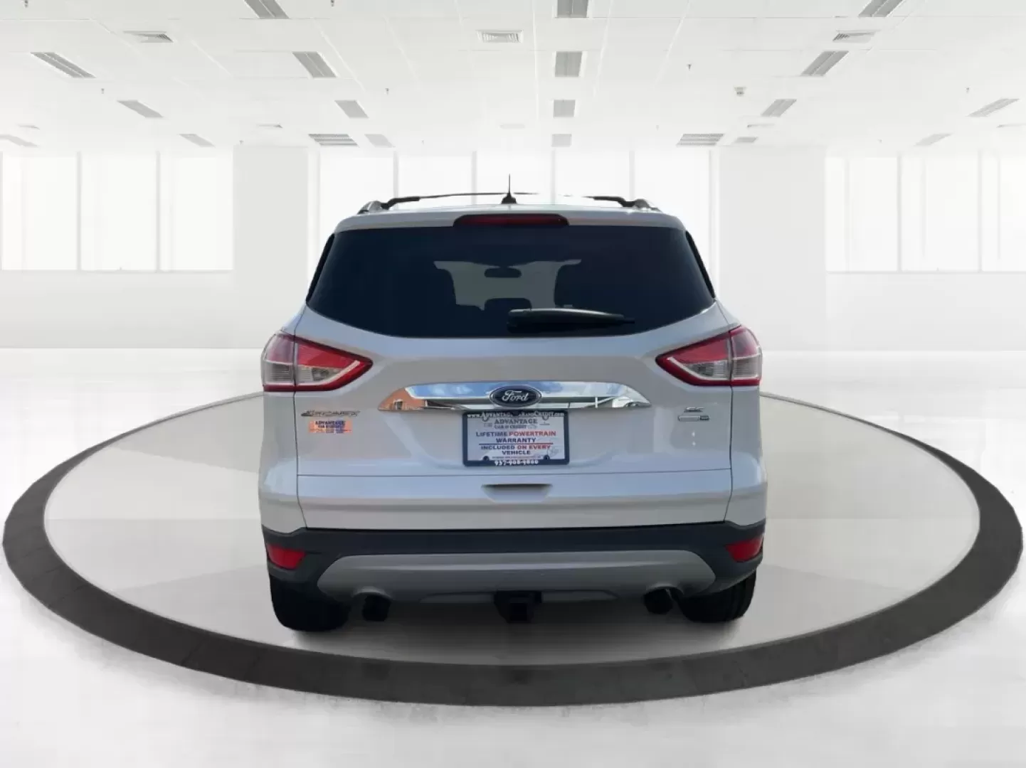 2015 Ford Escape SE (1FMCU9G92FU) with an EcoBoost 1.6L I-4 gasoline direct injection engine, located at 1184 Kauffman Ave, Fairborn, OH, 45324, (937) 908-9800, 39.807072, -84.030914 - 2015 Ford Escape SE - Photo#3