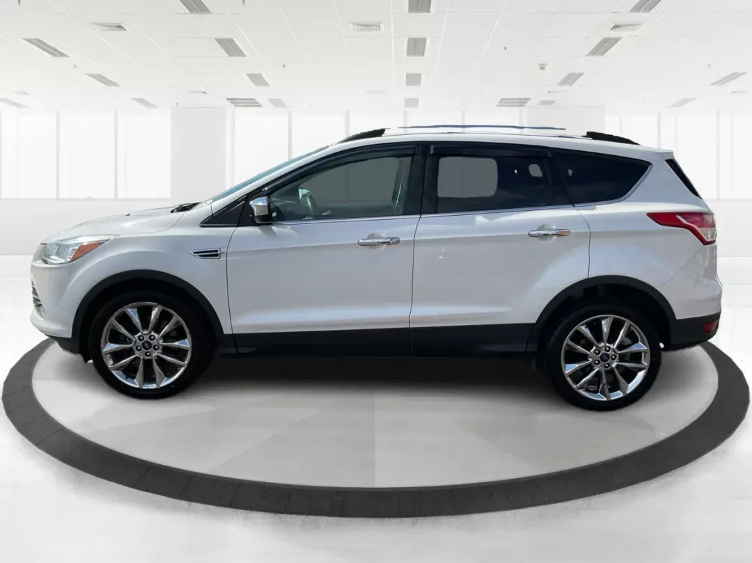 2015 Ford Escape SE (1FMCU9G92FU) with an EcoBoost 1.6L I-4 gasoline direct injection engine, located at 4508 South Dixie Dr, Moraine, OH, 45439, (937) 908-9800, 39.689976, -84.218452 - 2015 Ford Escape SE - Photo#5