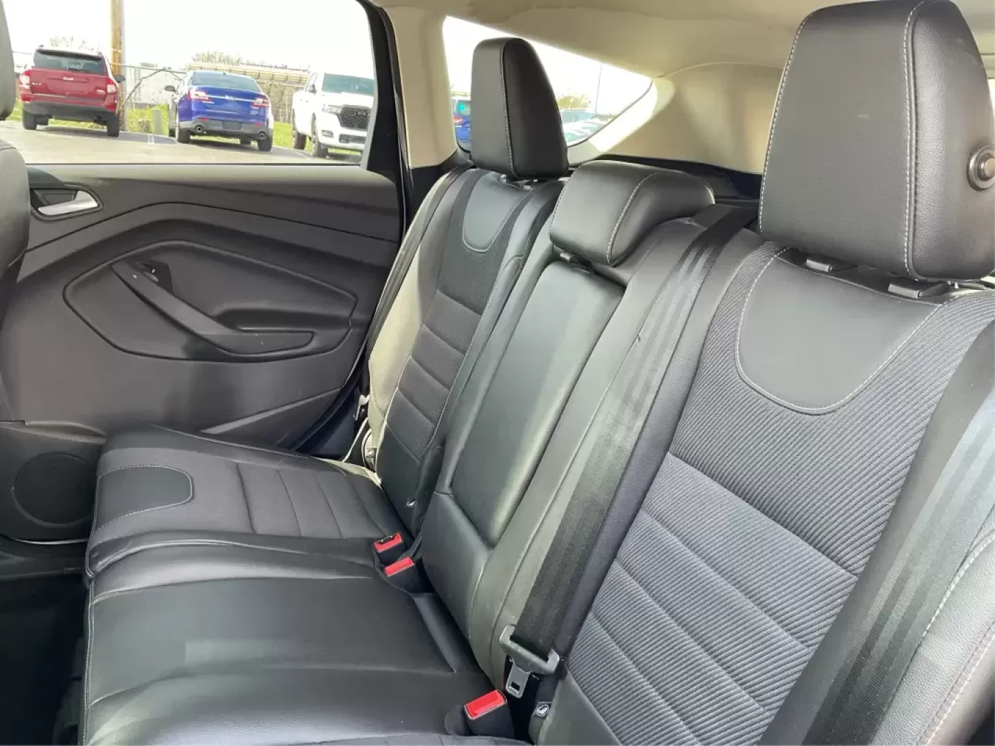 2015 Ford Escape SE (1FMCU9G92FU) with an EcoBoost 1.6L I-4 gasoline direct injection engine, located at 1184 Kauffman Ave, Fairborn, OH, 45324, (937) 908-9800, 39.807072, -84.030914 - 2015 Ford Escape SE - Photo#9