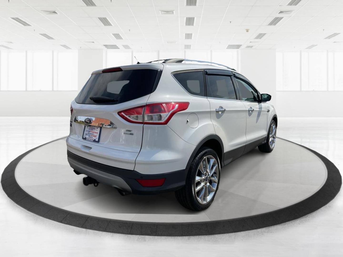 2015 Ford Escape SE (1FMCU9G92FU) with an EcoBoost 1.6L I-4 gasoline direct injection engine, located at 401 Woodman Dr, Riverside, OH, 45431, (937) 908-9800, 39.760899, -84.123421 - Photo#2