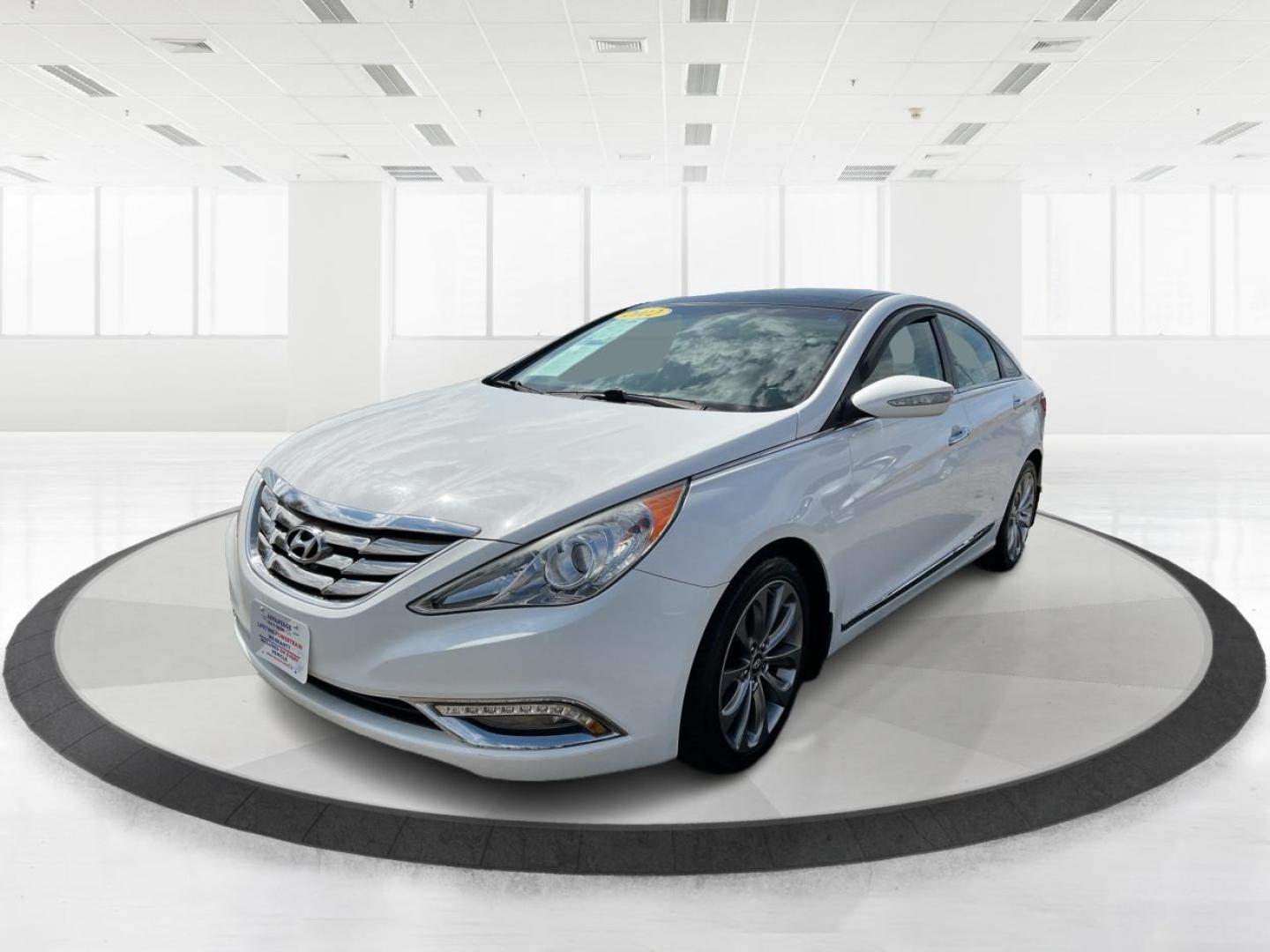 2012 Hyundai Sonata Limited 2.0T (5NPEC4AB7CH) with an 2L I-4 gasoline direct injection engine, located at 1184 Kauffman Ave, Fairborn, OH, 45324, (937) 908-9800, 39.807072, -84.030914 - Photo#7