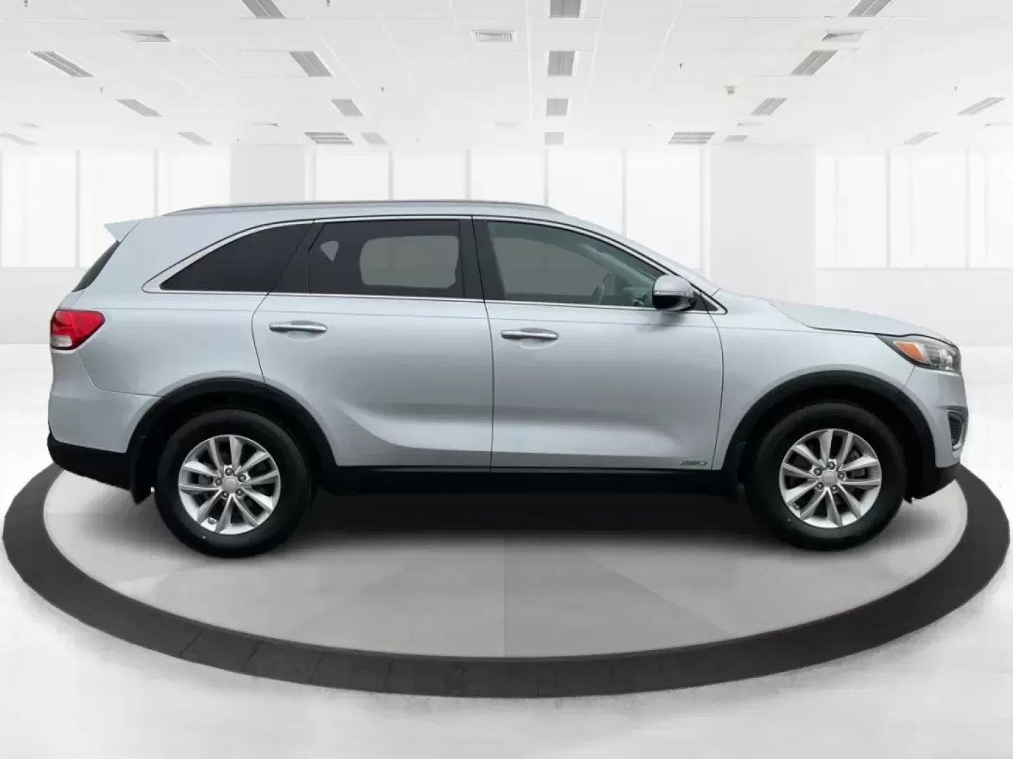2016 Kia Sorento 2.4L LX (5XYPGDA39GG) with an 2.4L I-4 gasoline direct injection engine, located at 1099 N County Rd 25A, Troy, OH, 45373, (937) 908-9800, 40.057079, -84.212883 - Photo#1