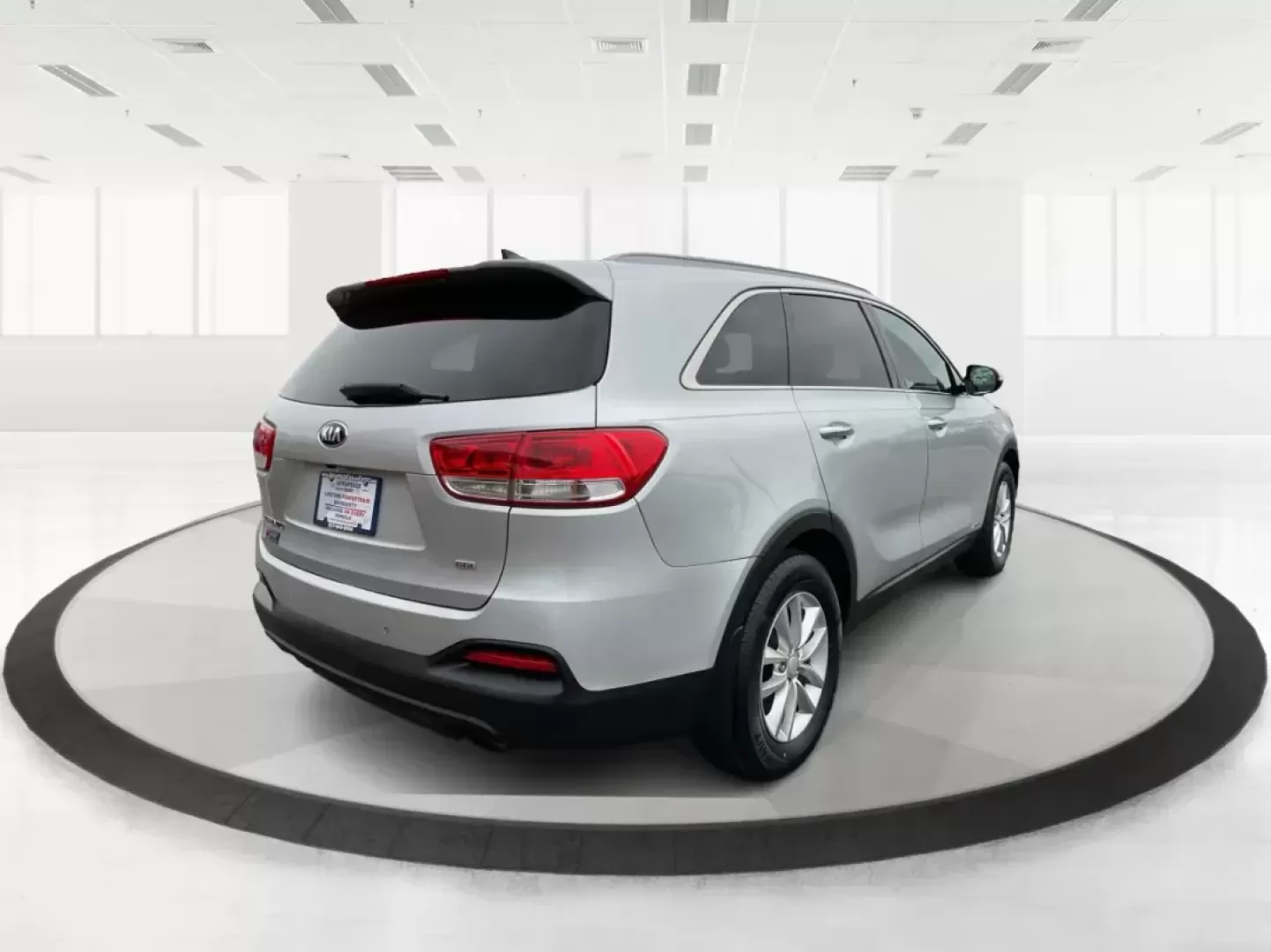 2016 Kia Sorento 2.4L LX (5XYPGDA39GG) with an 2.4L I-4 gasoline direct injection engine, located at 1099 N County Rd 25A, Troy, OH, 45373, (937) 908-9800, 40.057079, -84.212883 - Photo#2
