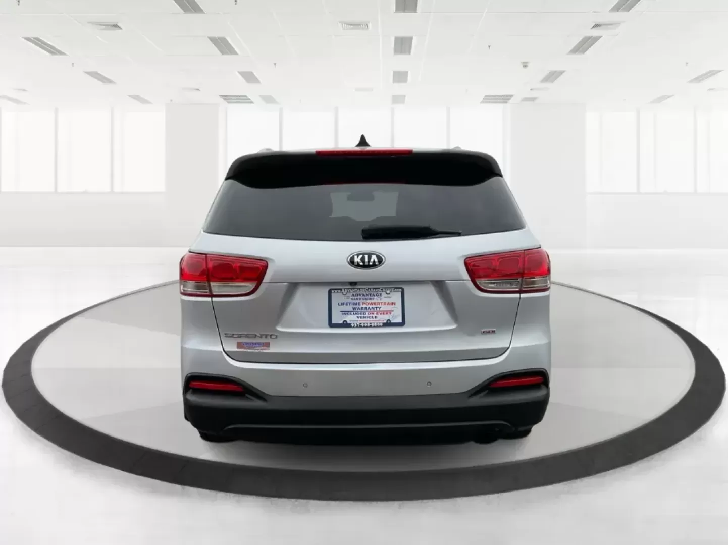 2016 Kia Sorento 2.4L LX (5XYPGDA39GG) with an 2.4L I-4 gasoline direct injection engine, located at 1099 N County Rd 25A, Troy, OH, 45373, (937) 908-9800, 40.057079, -84.212883 - Photo#4
