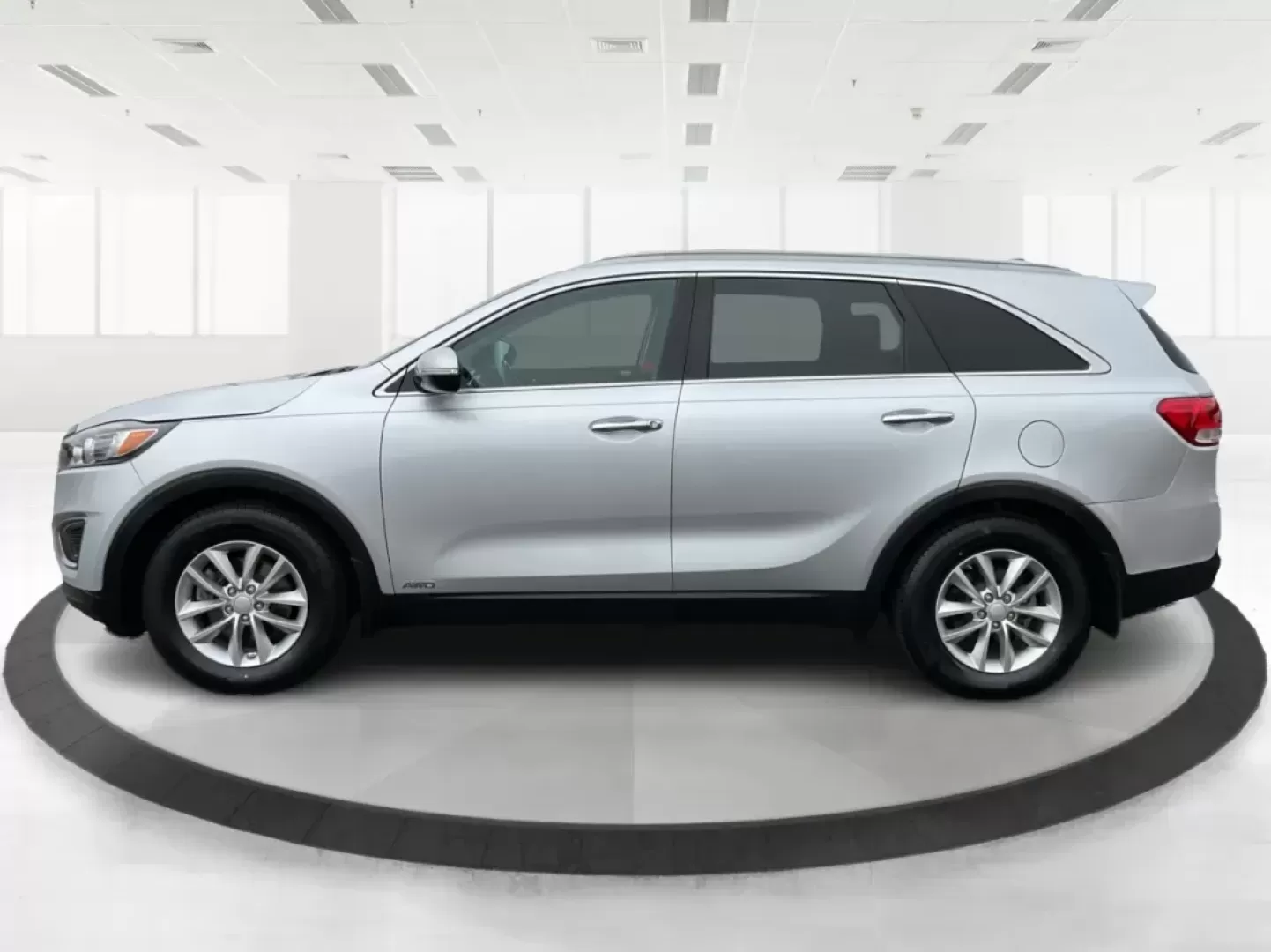 2016 Kia Sorento 2.4L LX (5XYPGDA39GG) with an 2.4L I-4 gasoline direct injection engine, located at 1099 N County Rd 25A, Troy, OH, 45373, (937) 908-9800, 40.057079, -84.212883 - Photo#6