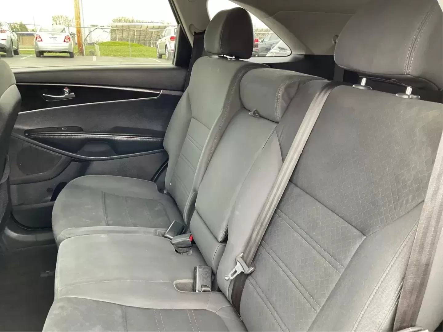 2016 Kia Sorento 2.4L LX (5XYPGDA39GG) with an 2.4L I-4 gasoline direct injection engine, located at 1099 N County Rd 25A, Troy, OH, 45373, (937) 908-9800, 40.057079, -84.212883 - Photo#10